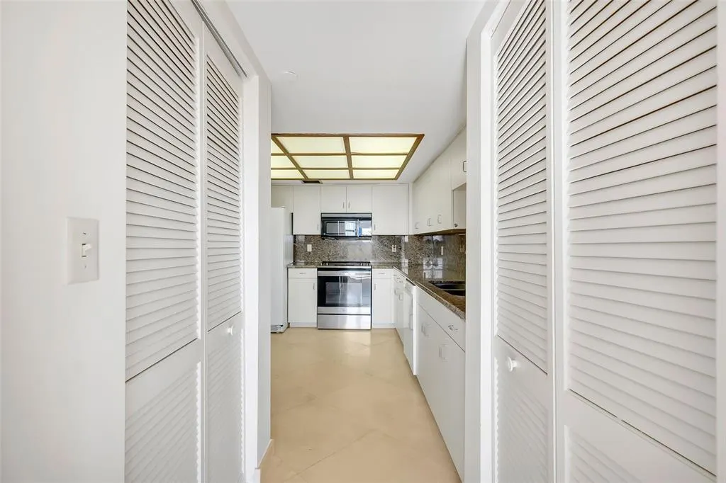 3200 N Port Royale DR N, #1012
