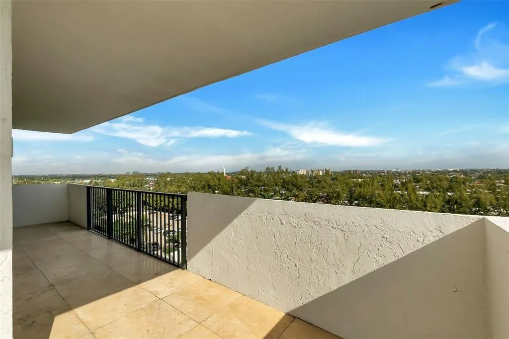 3200 N Port Royale DR N, #1012