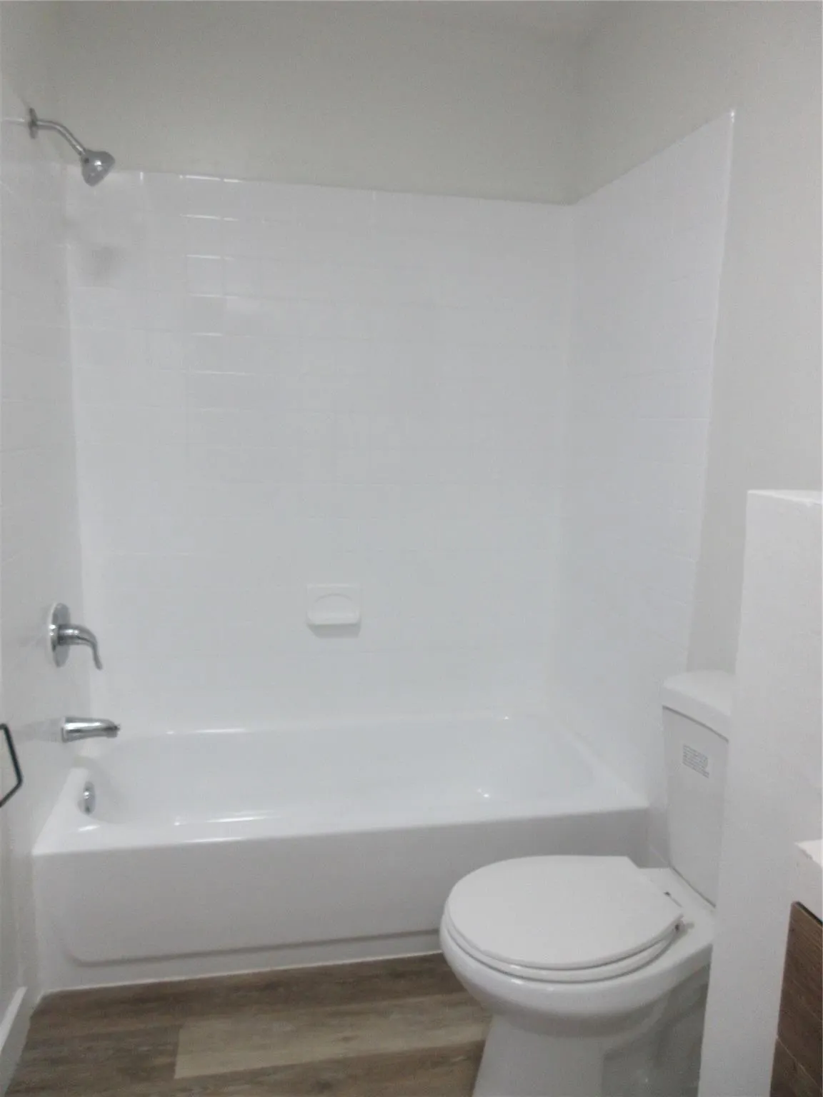 4240 Woodside Dr, #8