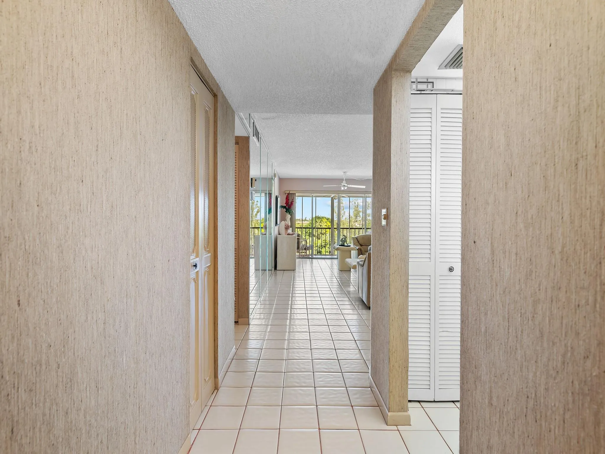 3930 Inverrary Blvd, #606-D