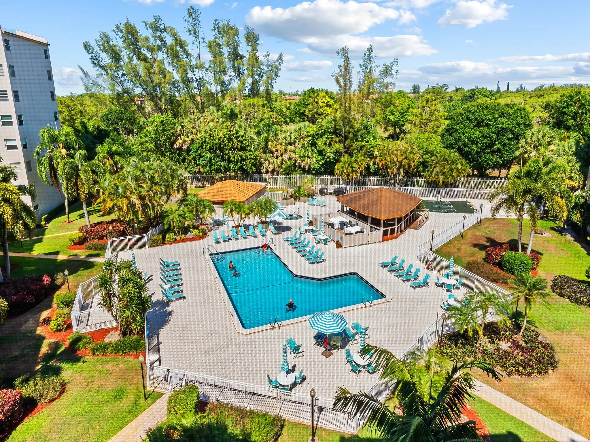 3930 Inverrary Blvd, #606-D