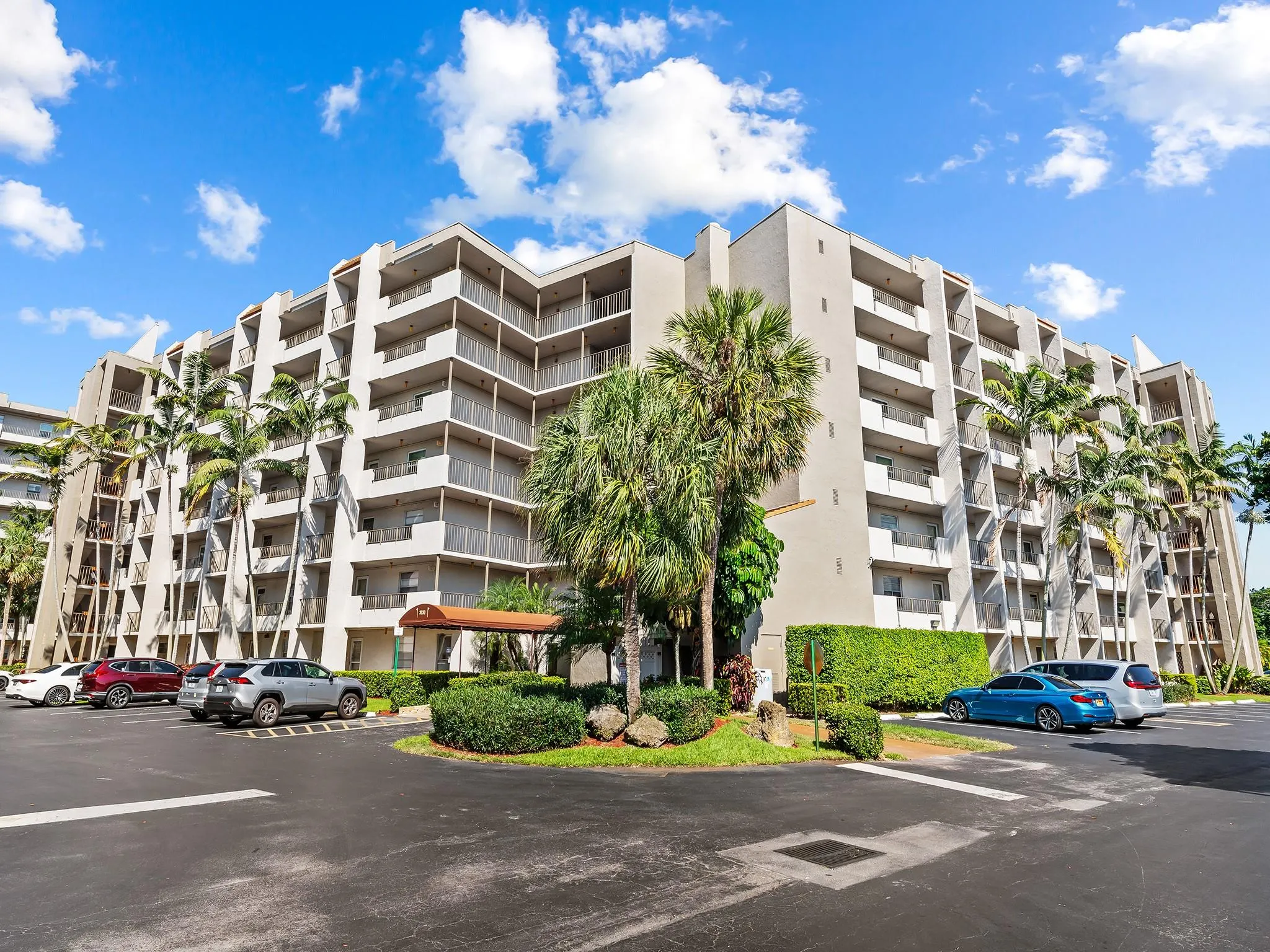 3930 Inverrary Blvd, #606-D