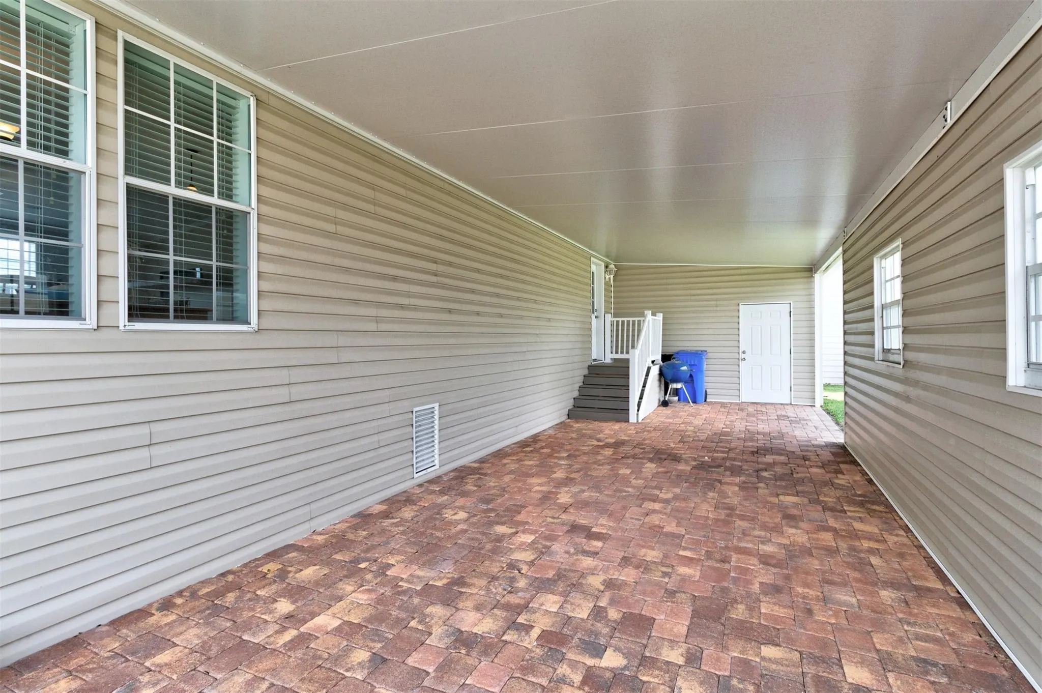 192 N Arbor Lane