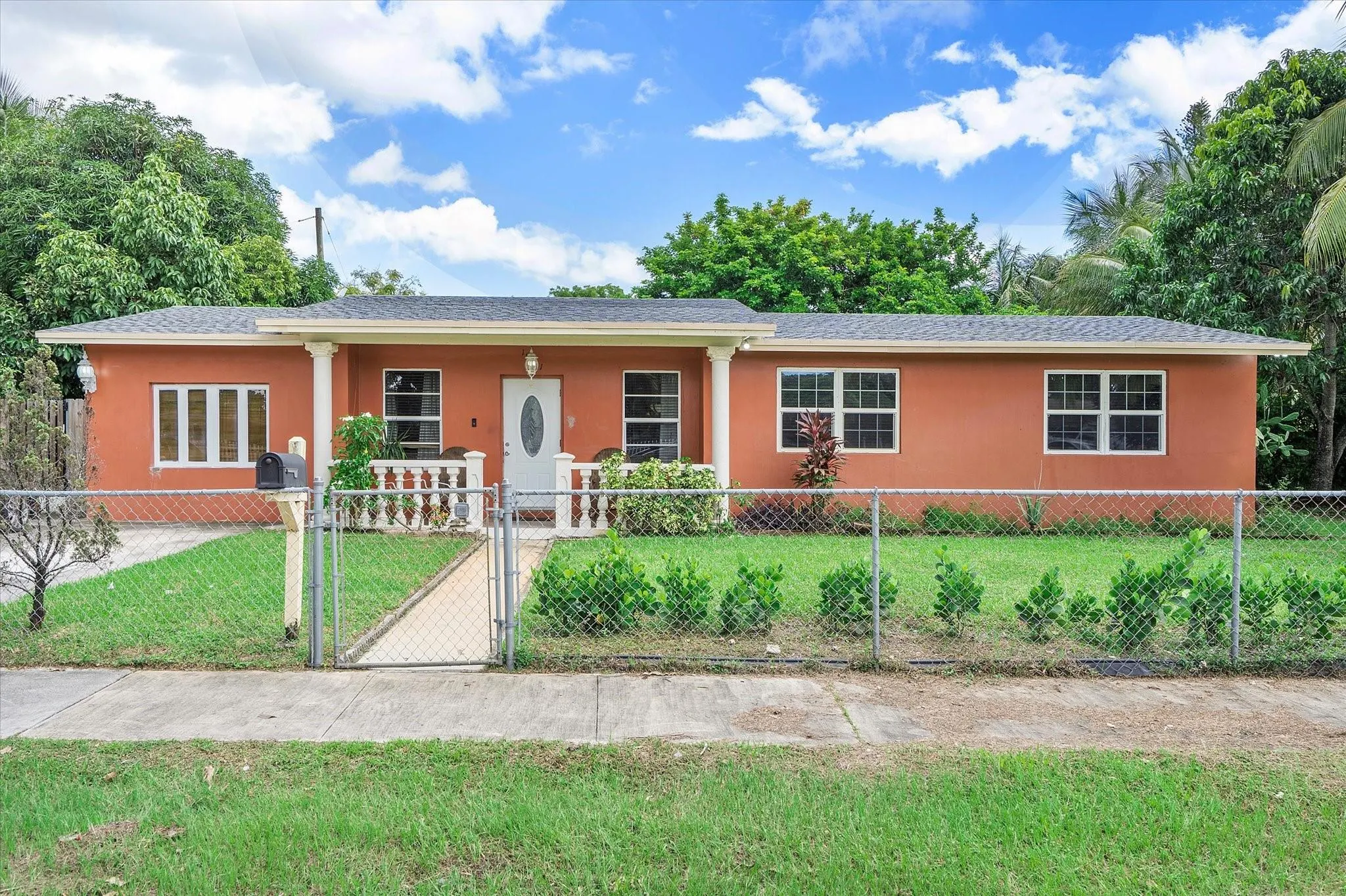 19351 NE 1st Ct