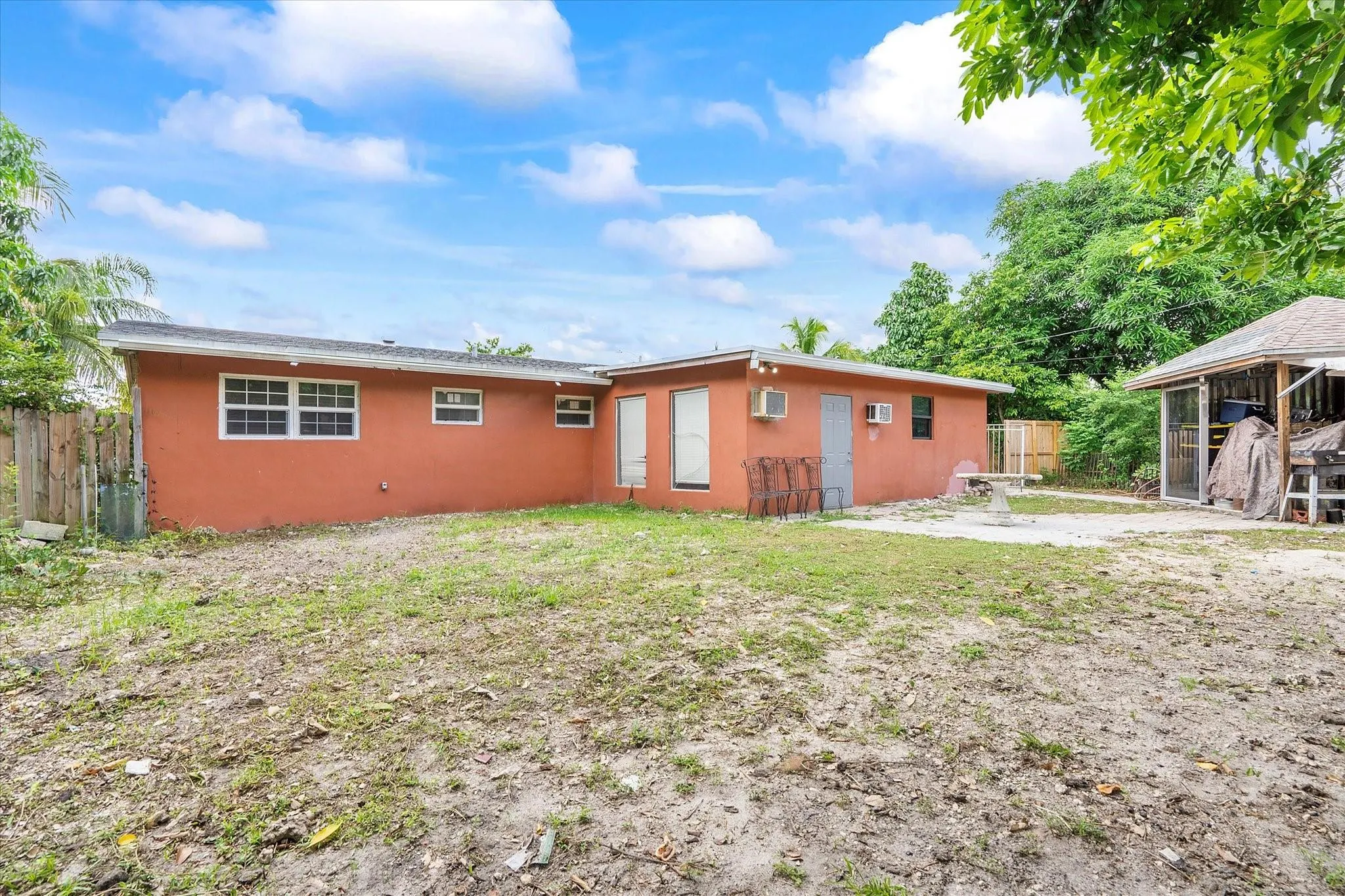 19351 NE 1st Ct