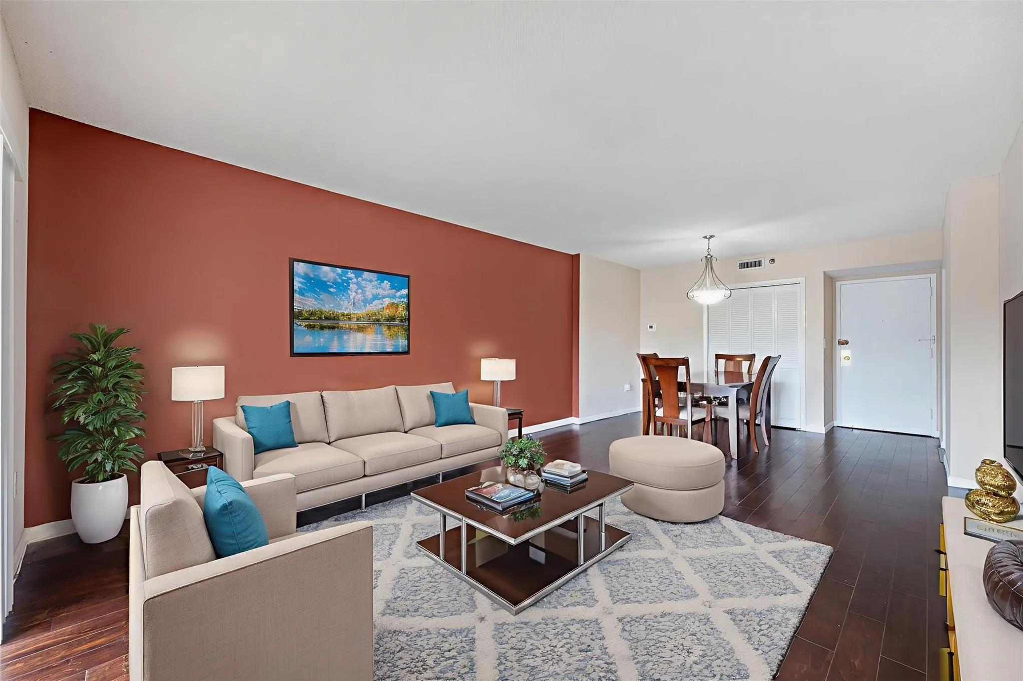 3850 Washington St, #315