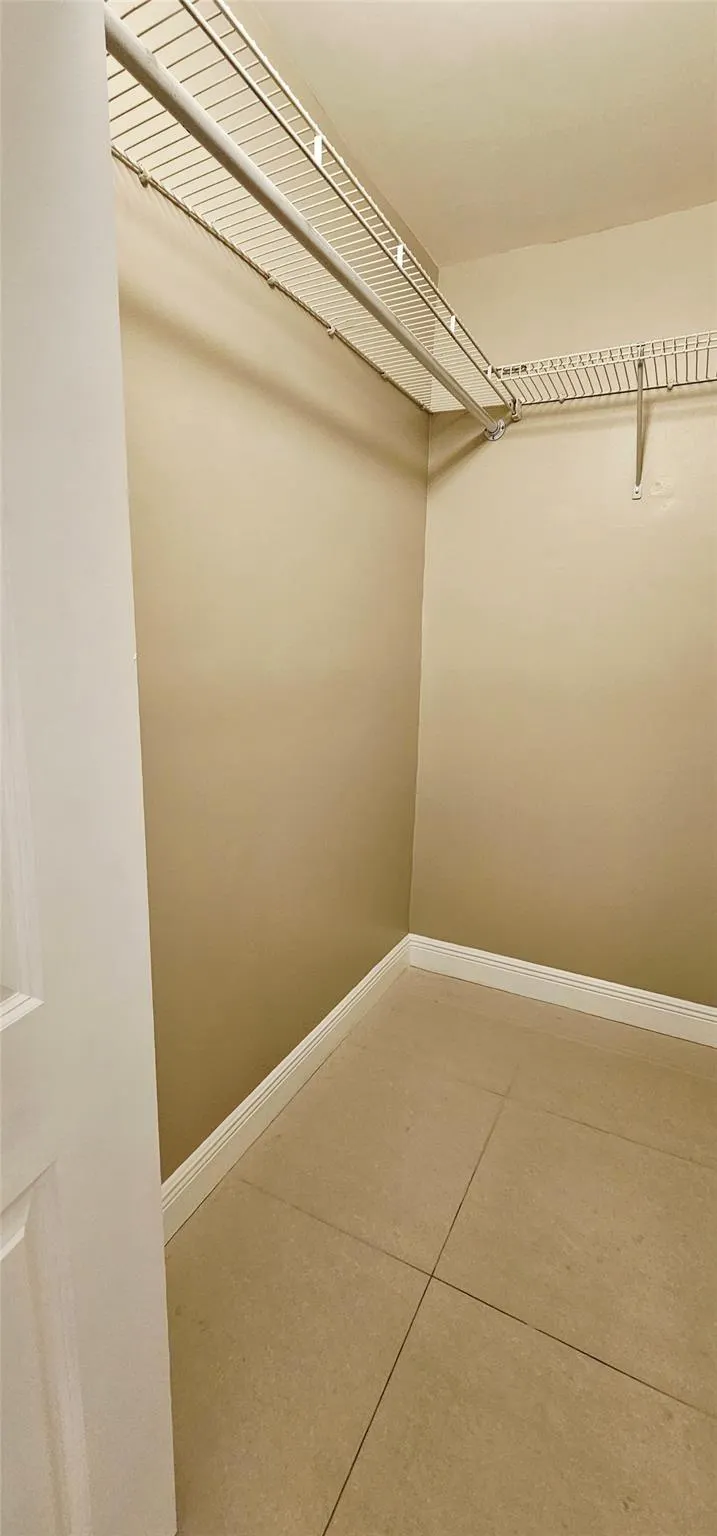 3650 N 56th Avenue, #501