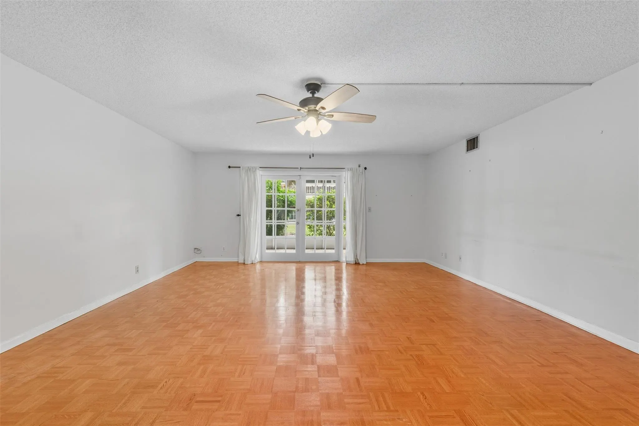 7556 Stirling Rd, #124