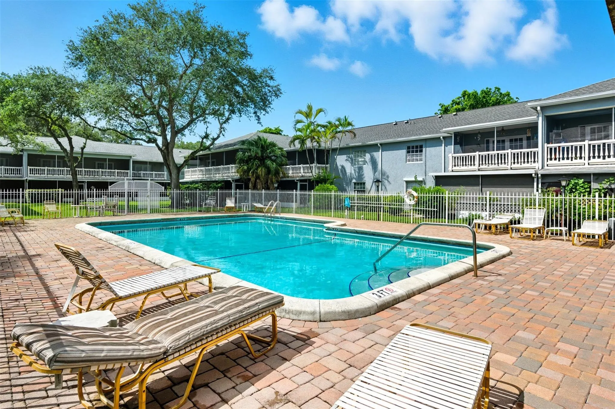 7556 Stirling Rd, #124