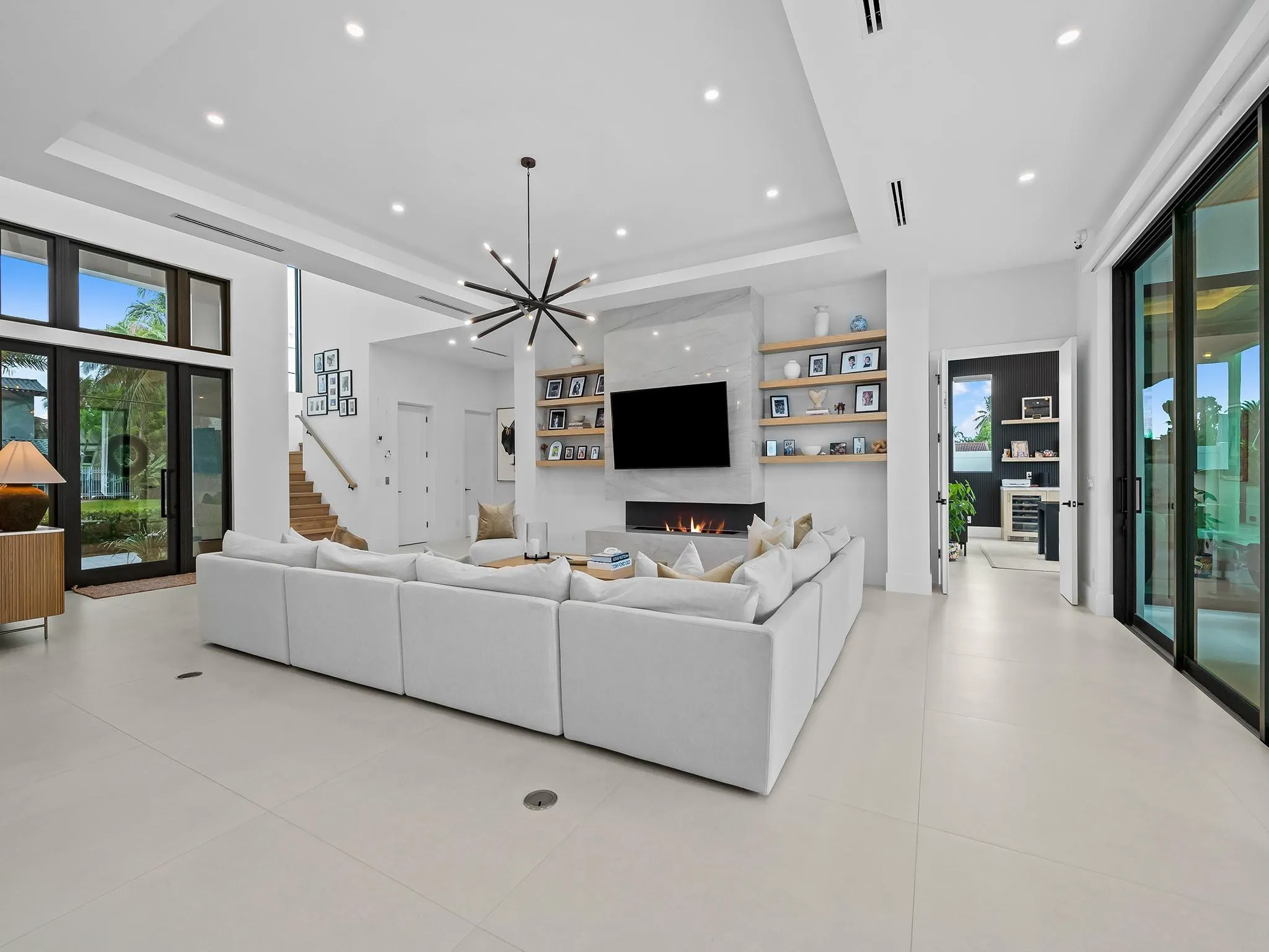 2420 NE 48th St