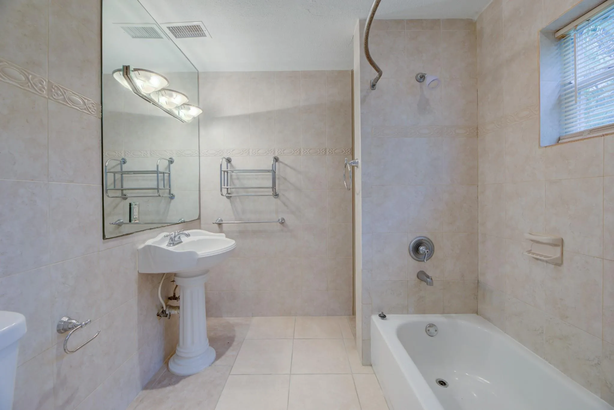 4500 NE 15th Ave