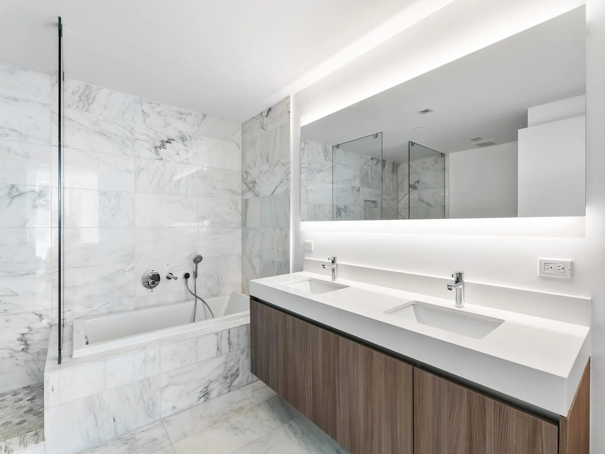 401 N Birch Road, #400
