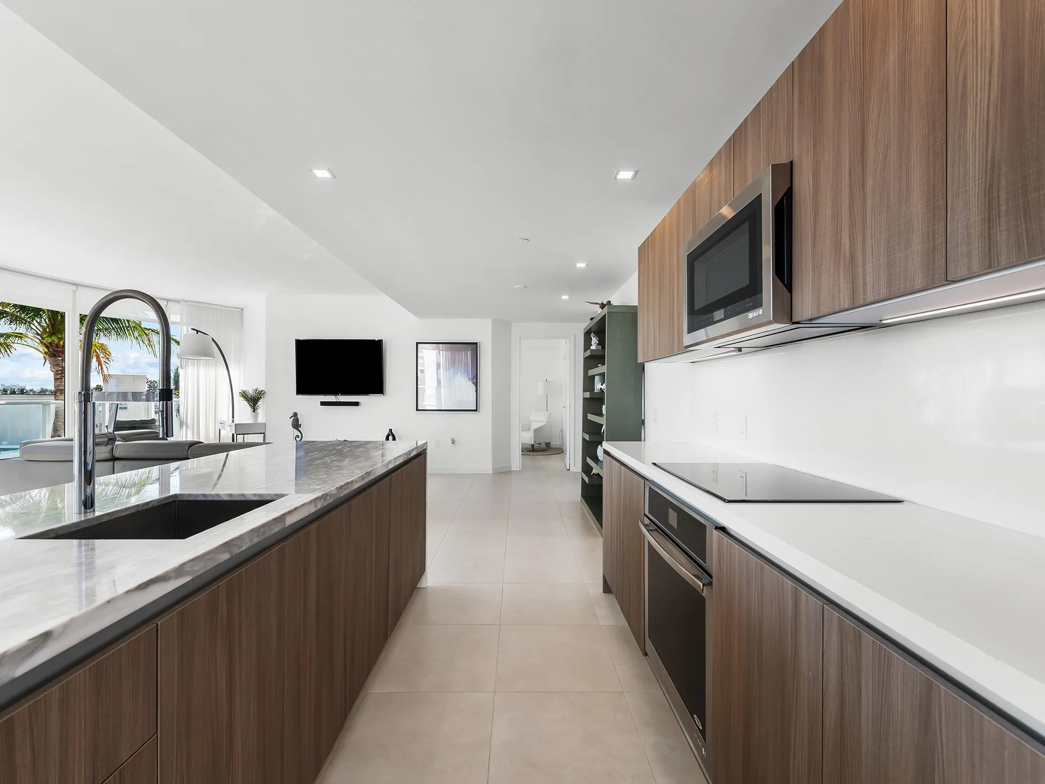 401 N Birch Road, #400