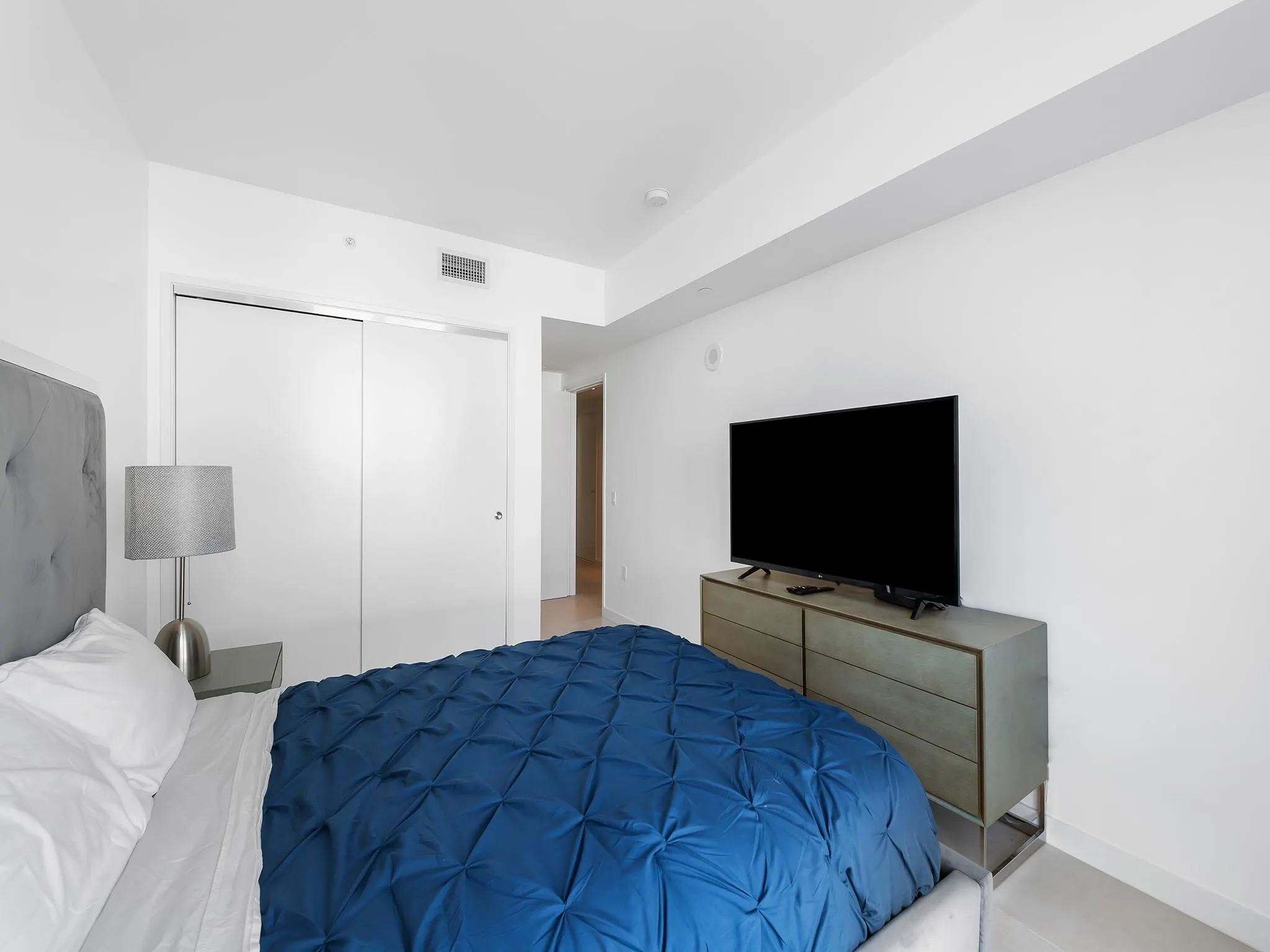 401 N Birch Road, #400