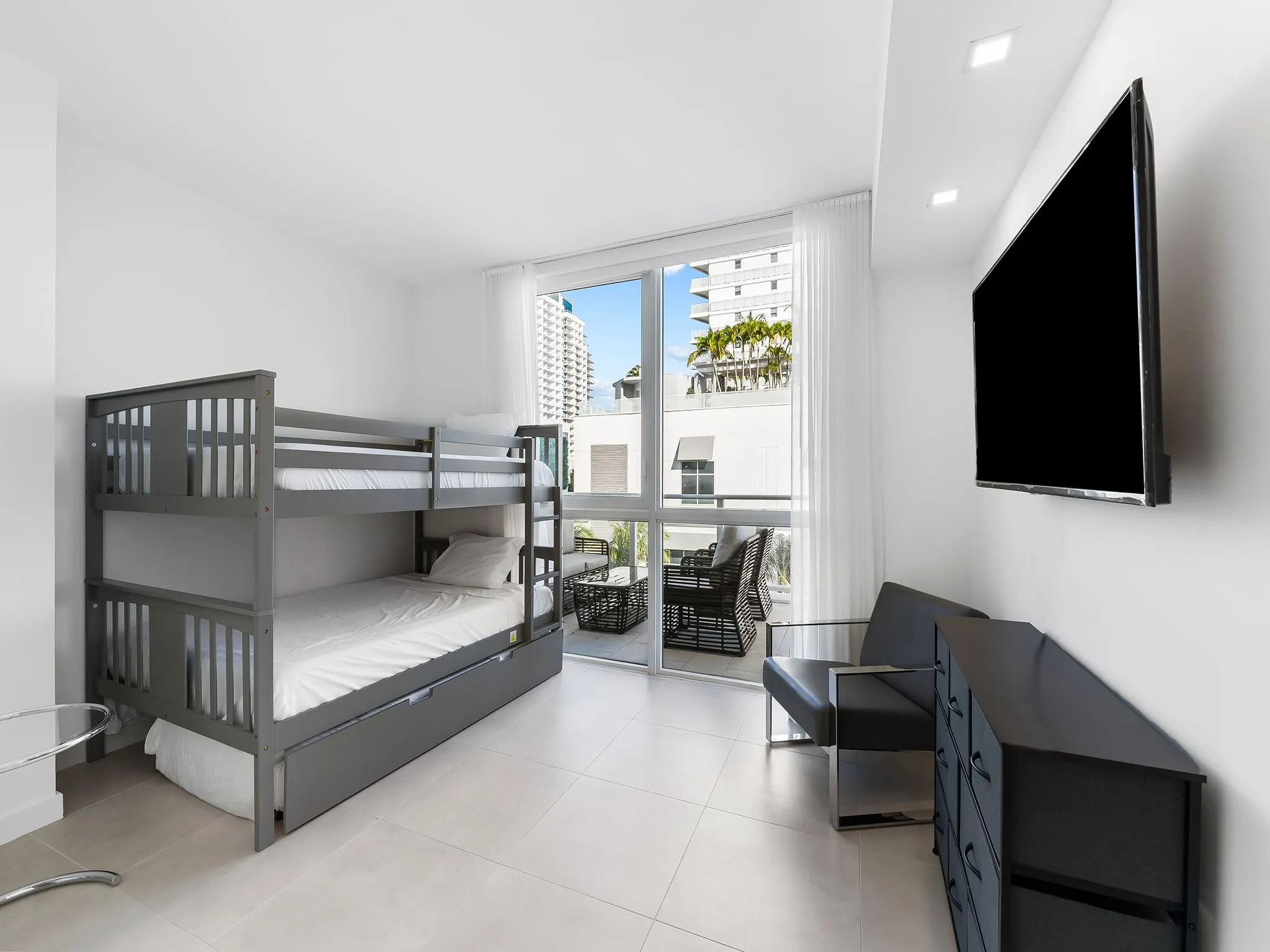 401 N Birch Road, #400