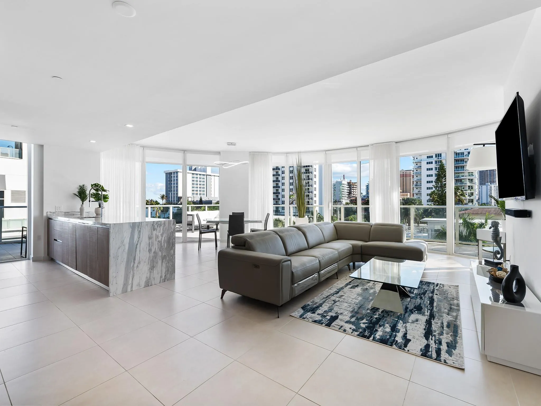 401 N Birch Road, #400