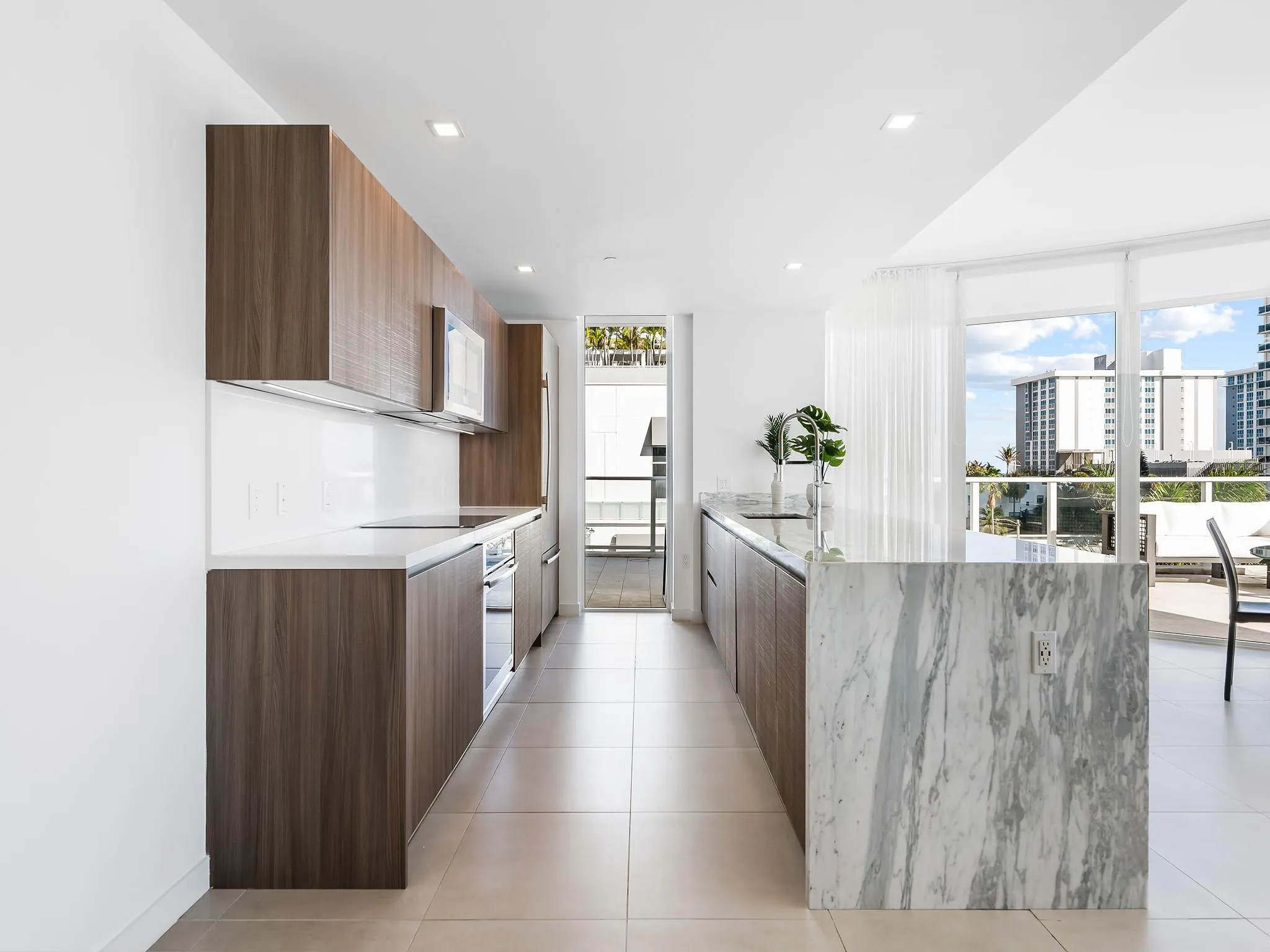 401 N Birch Road, #400