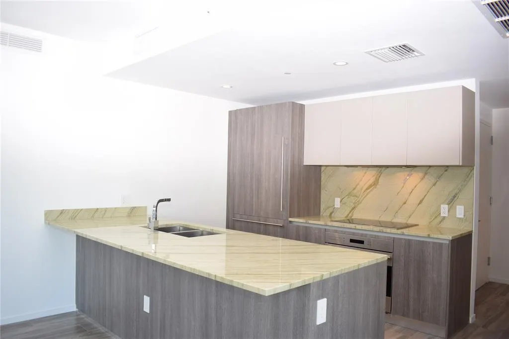 801 S Miami Ave, #3004