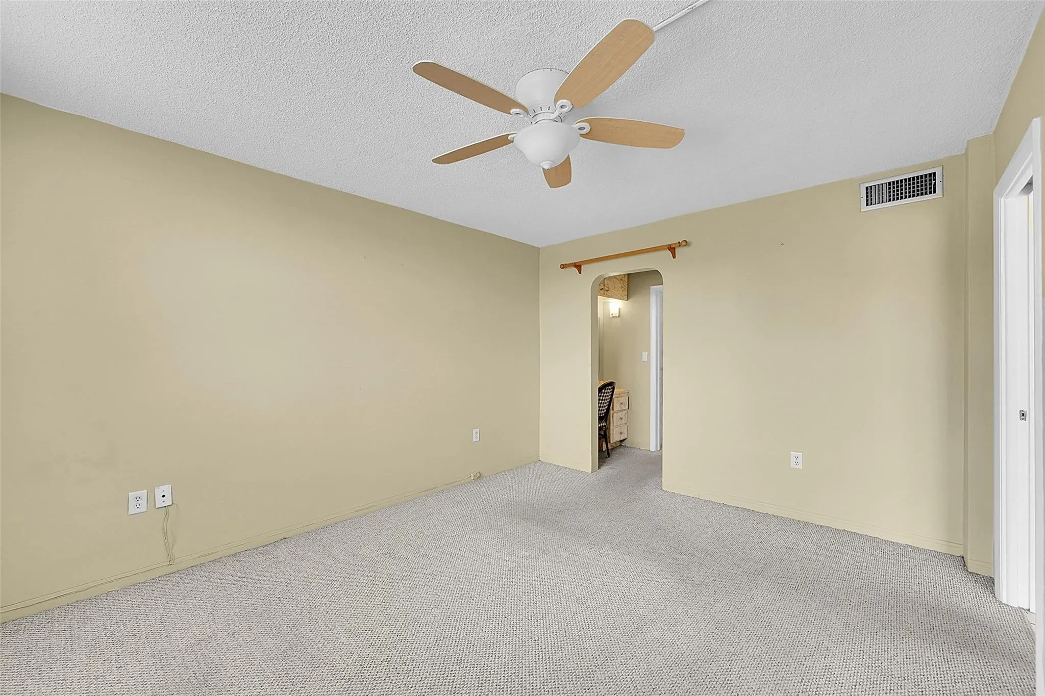 2859 Leonard Dr, #G210