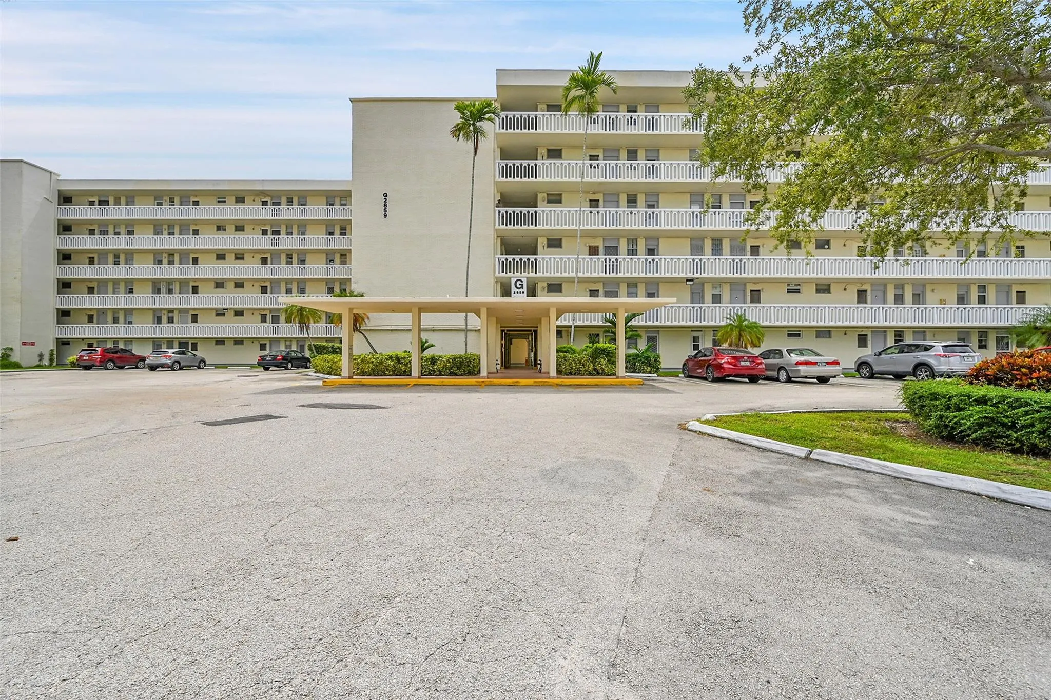 2859 Leonard Dr, #G210