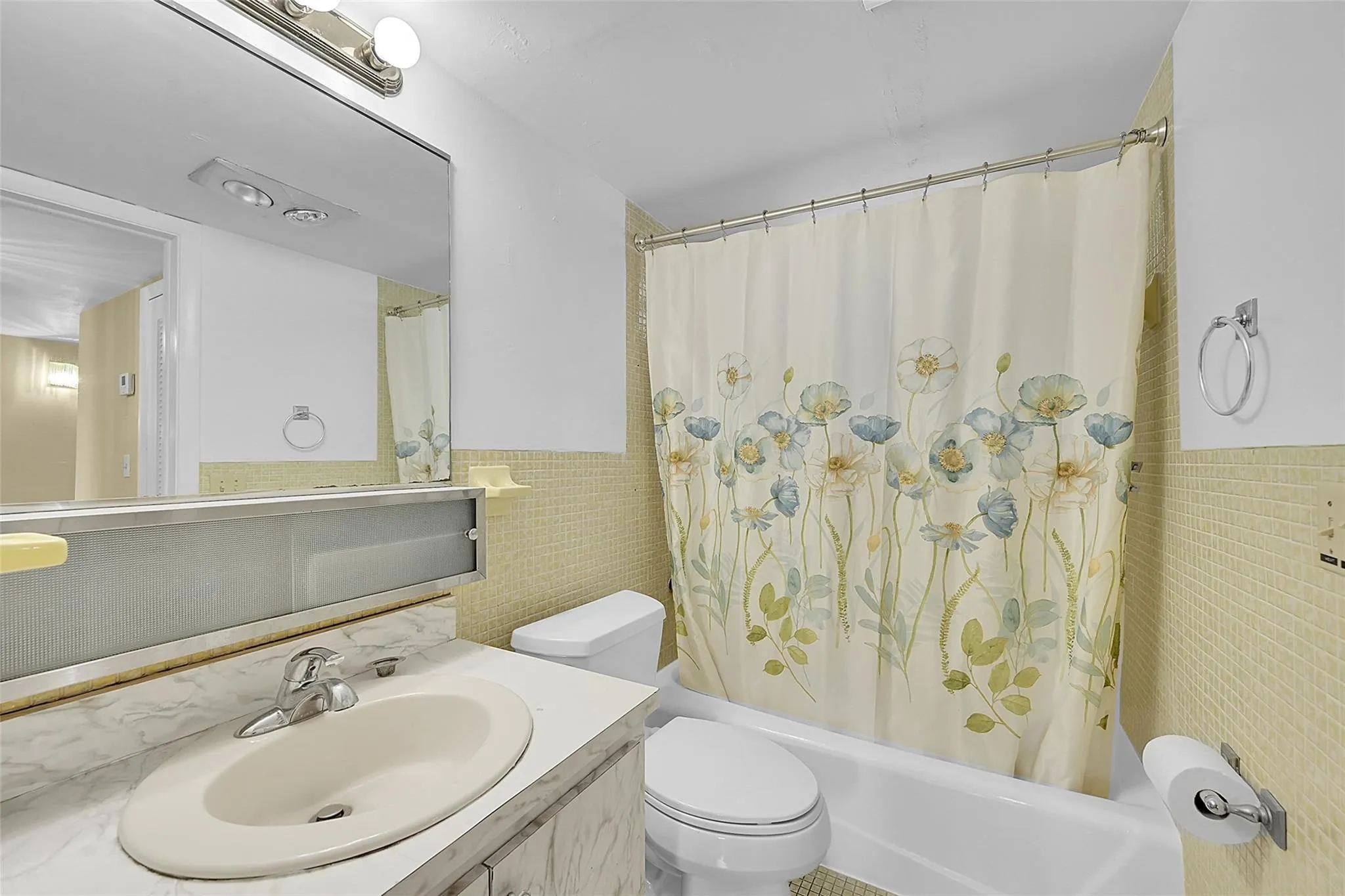 2859 Leonard Dr, #G210