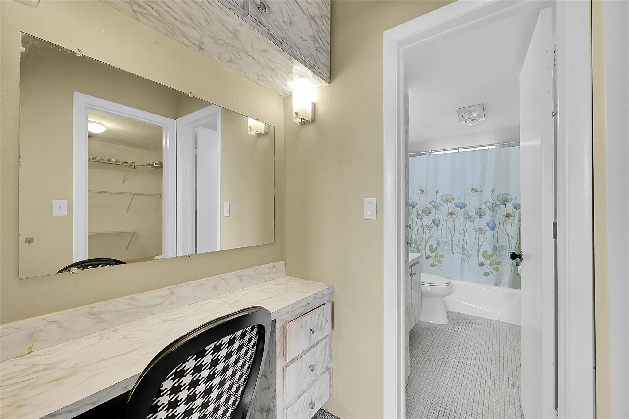 2859 Leonard Dr, #G210
