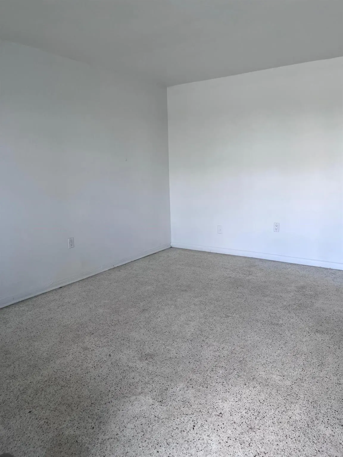 598 Douglas Rd, #3