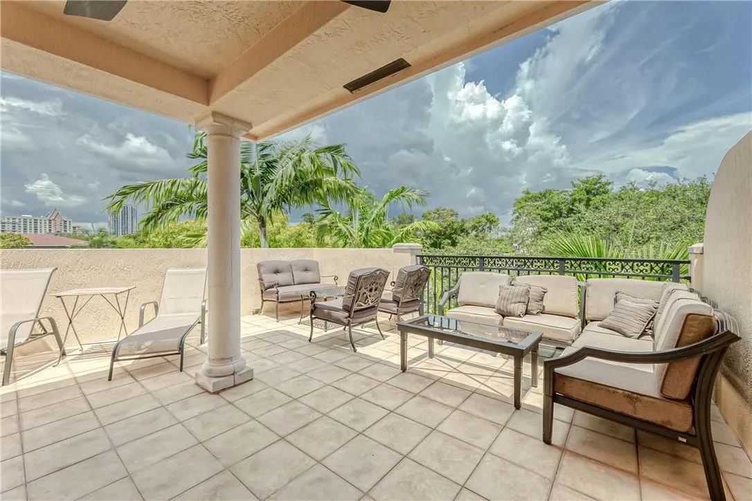 1206 NE 1st Street, #1206