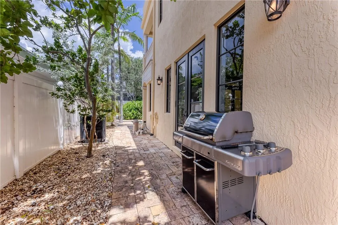1206 NE 1st Street, #1206
