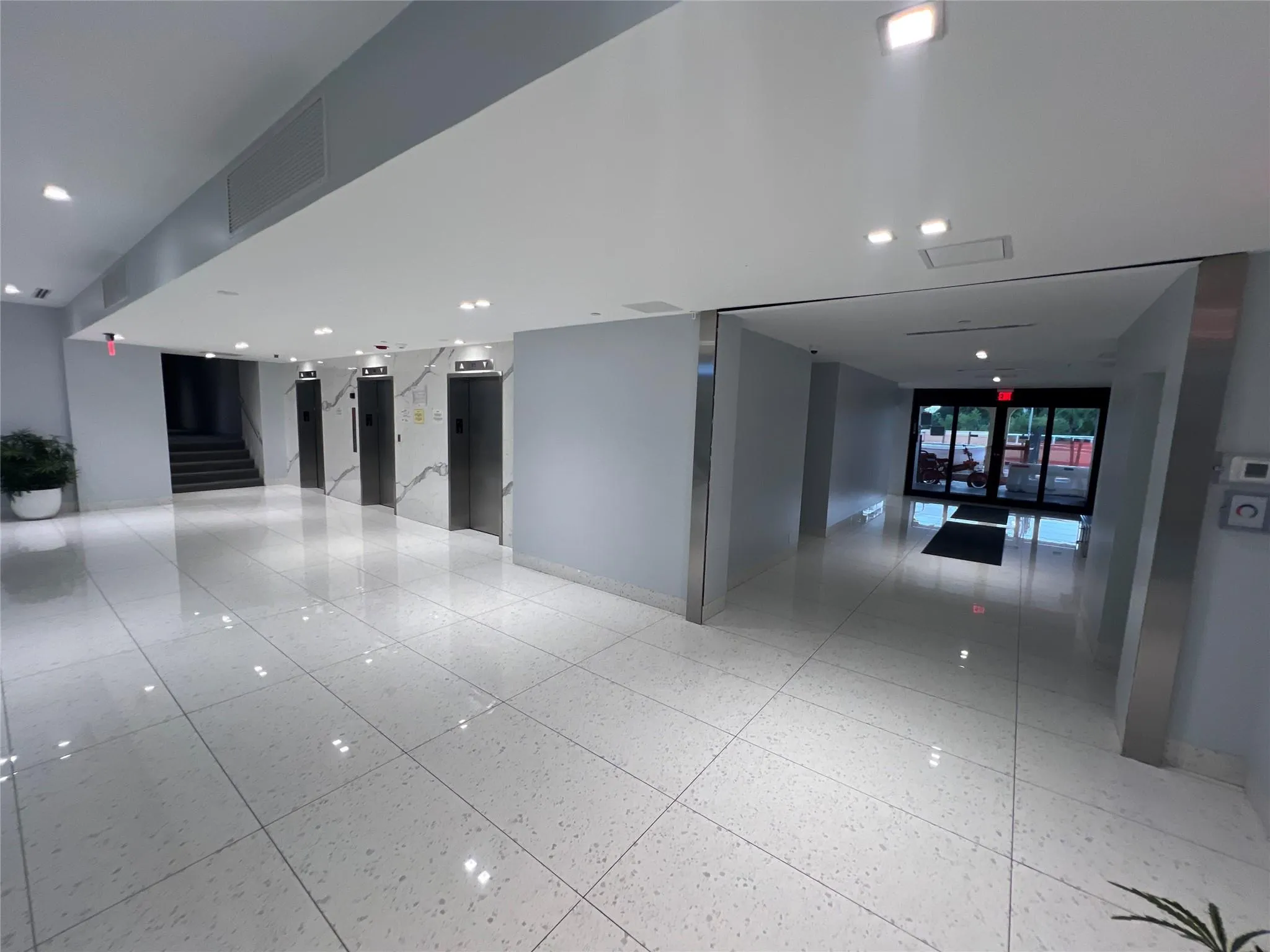 20335 W Country Club Dr, #1101