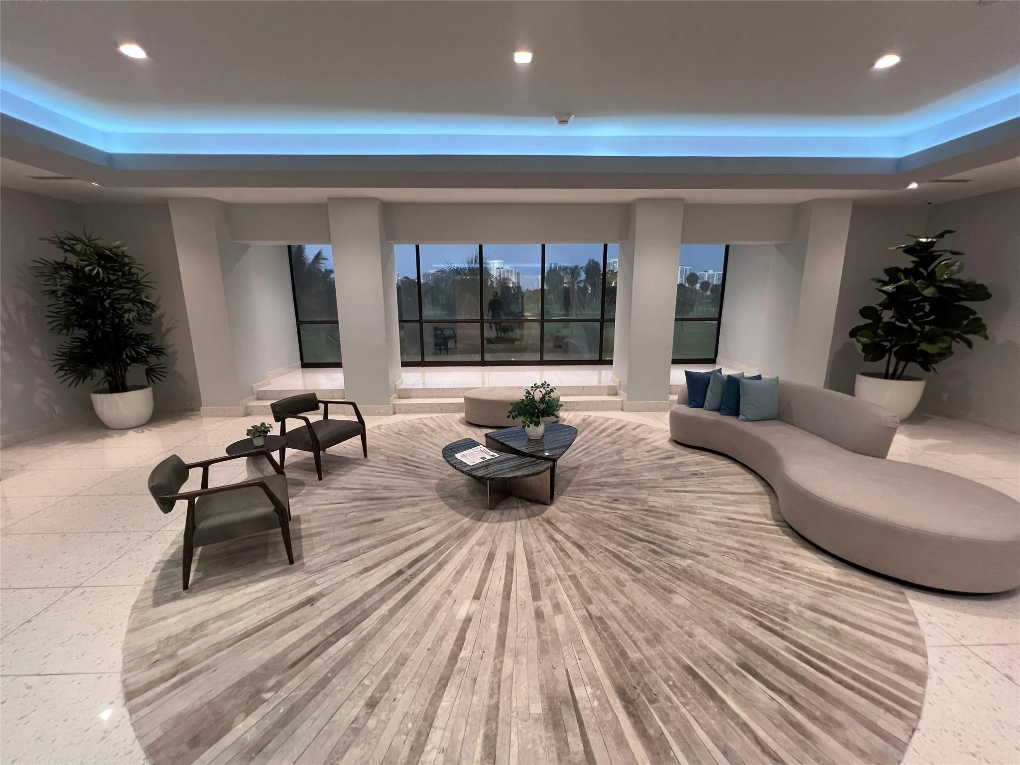 20335 W Country Club Dr, #1101