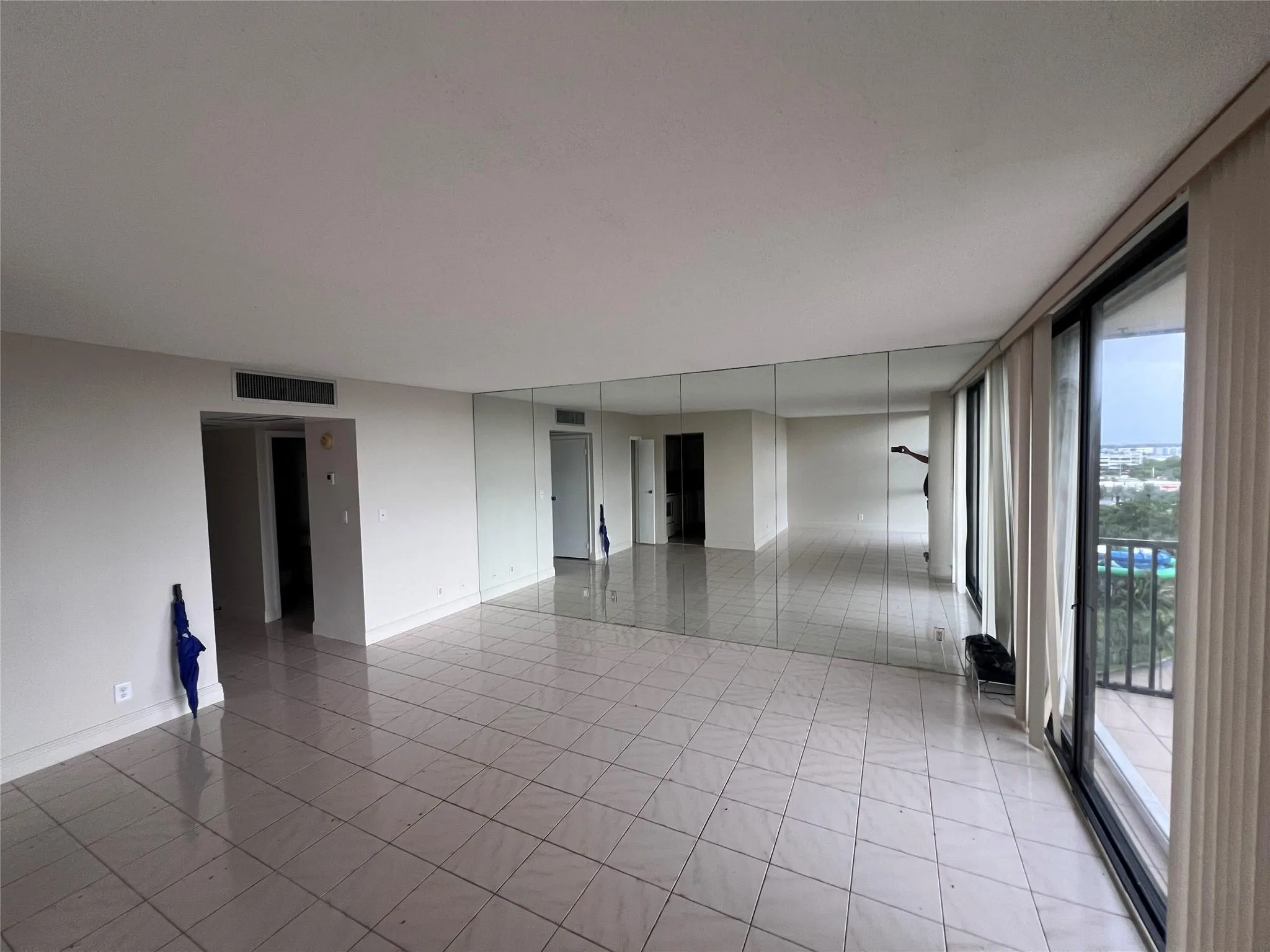 20335 W Country Club Dr, #1101