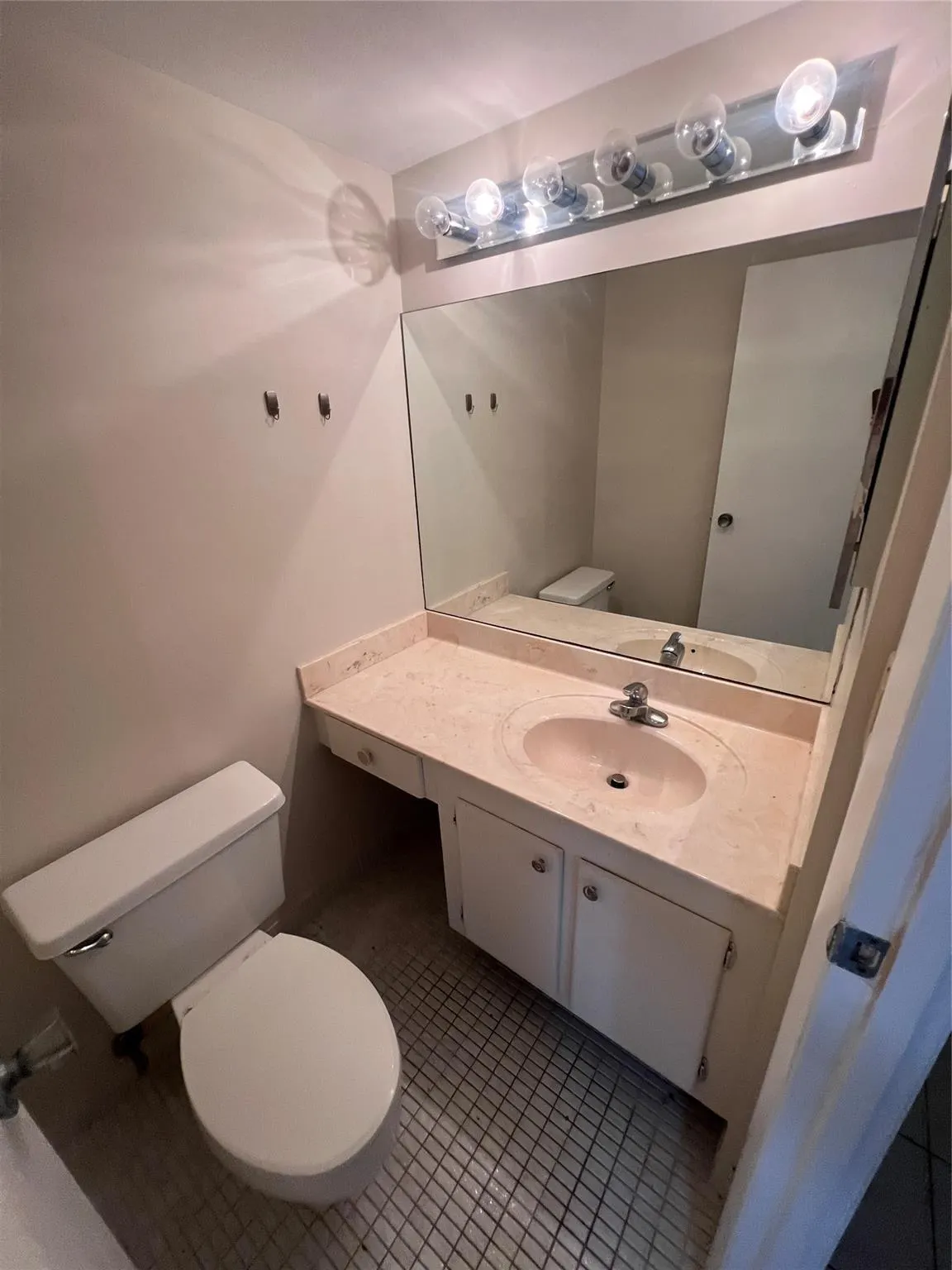 20335 W Country Club Dr, #1101
