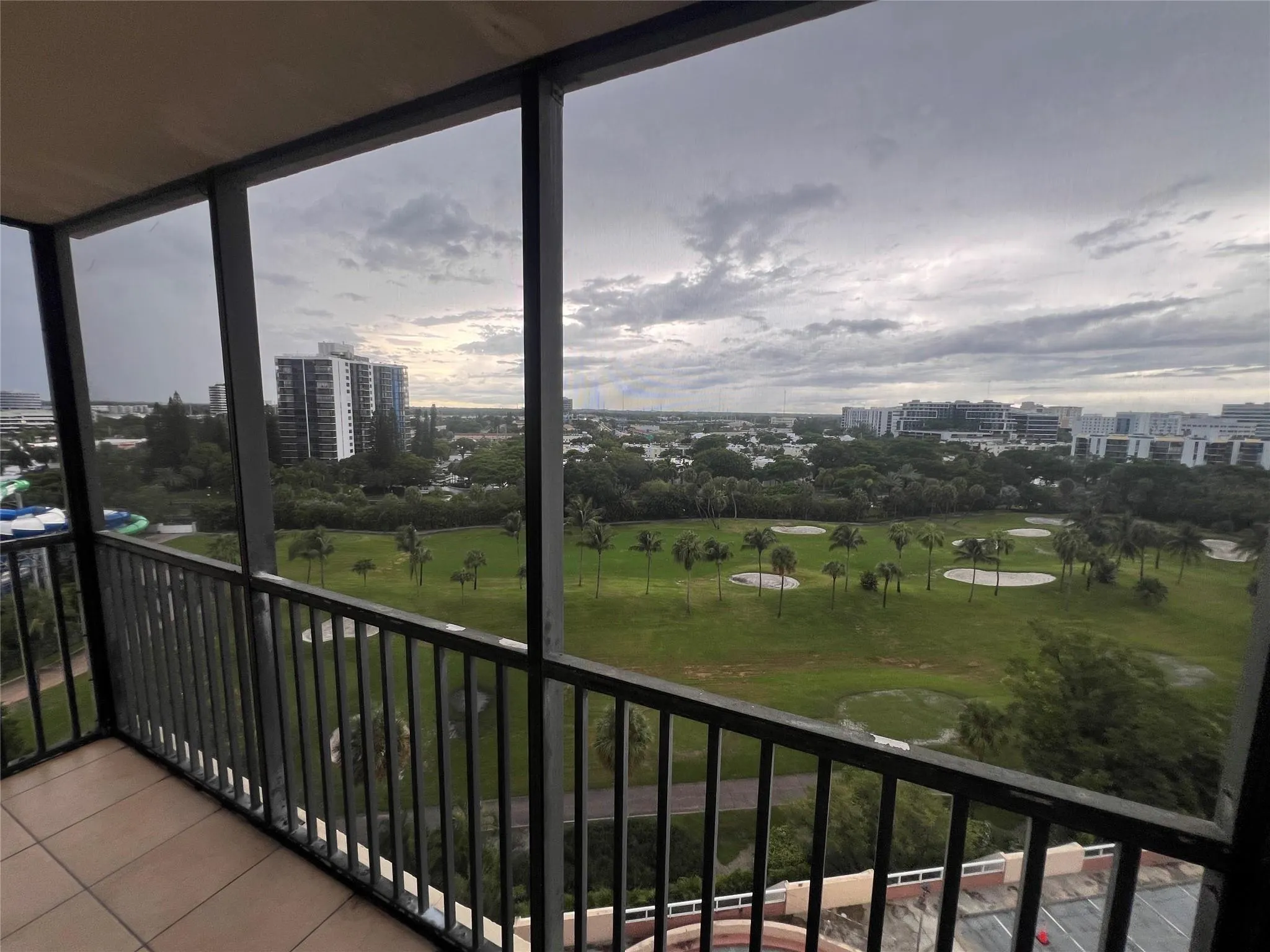 20335 W Country Club Dr, #1101