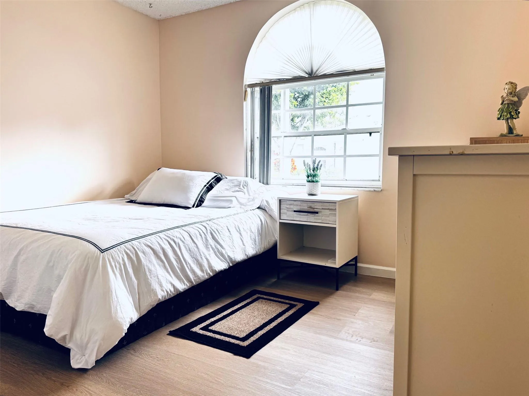 1063 Fairfax Cir