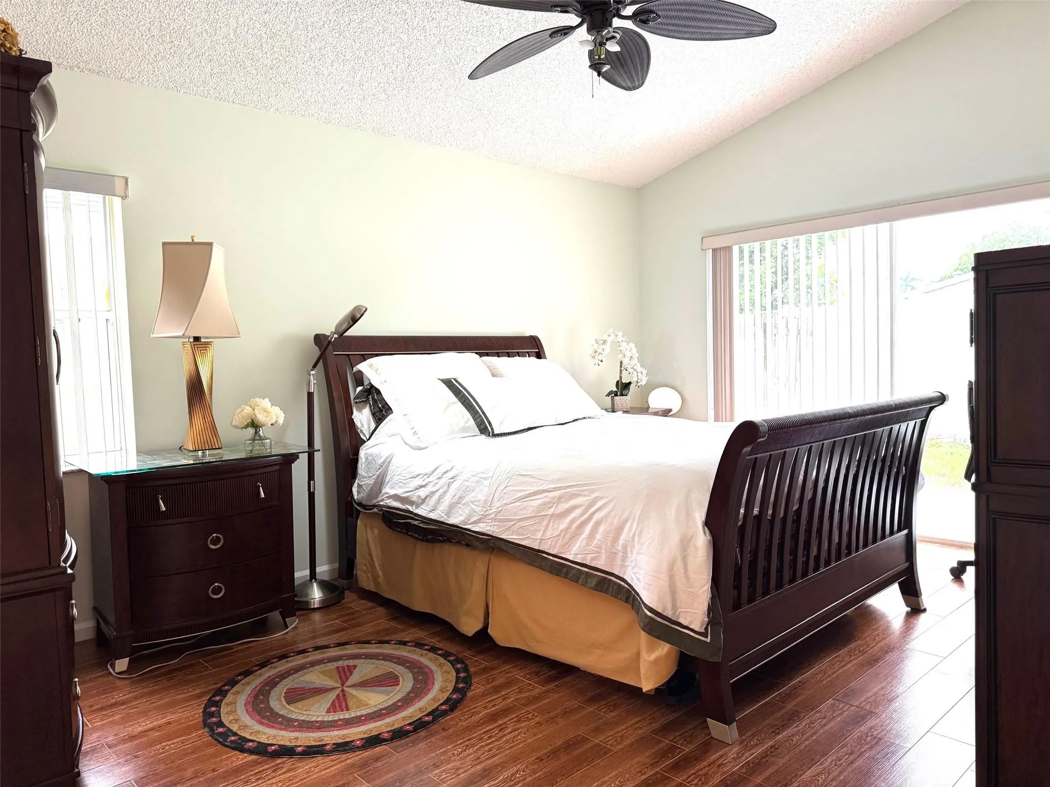 1063 Fairfax Cir