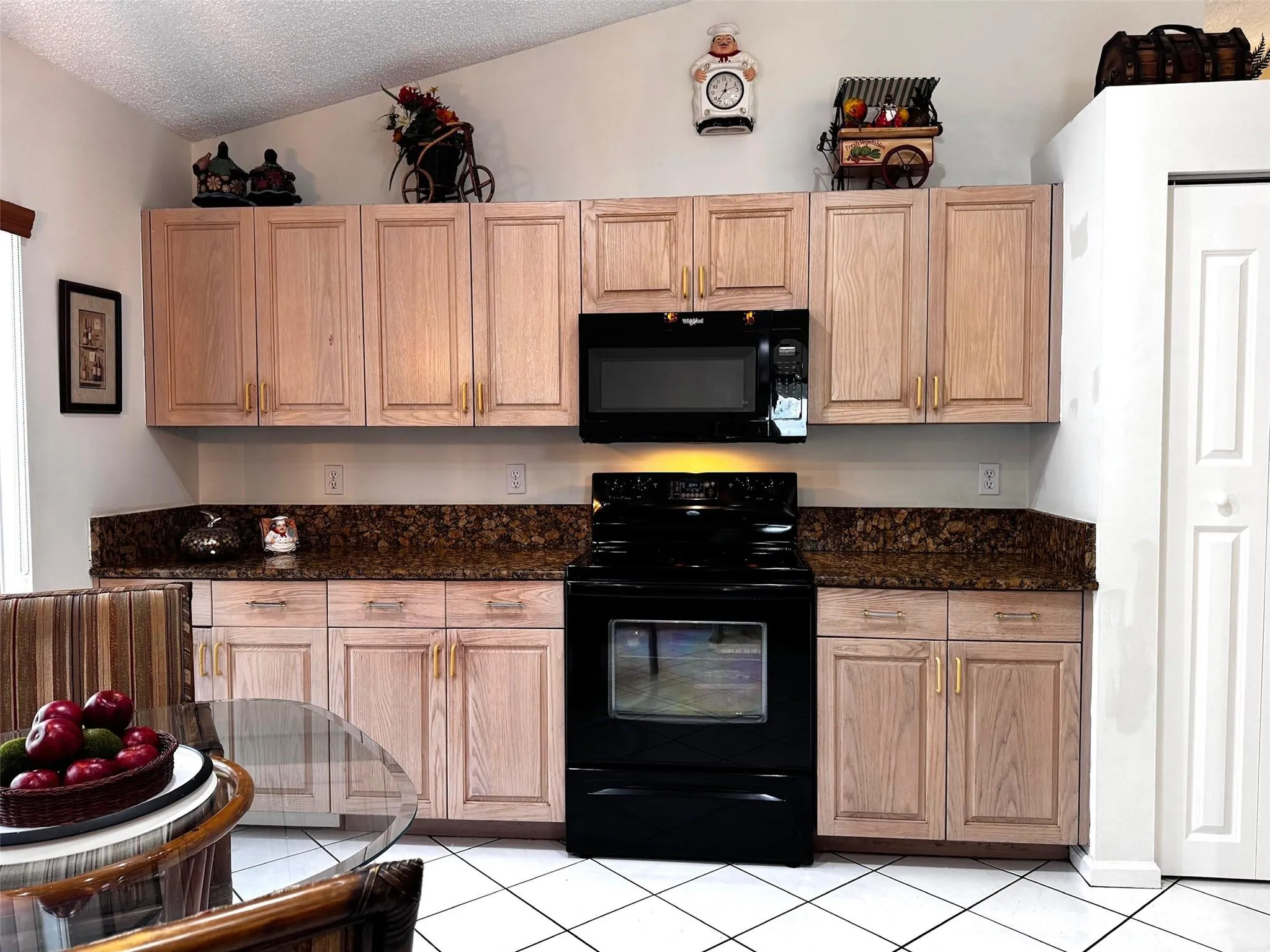 1063 Fairfax Cir