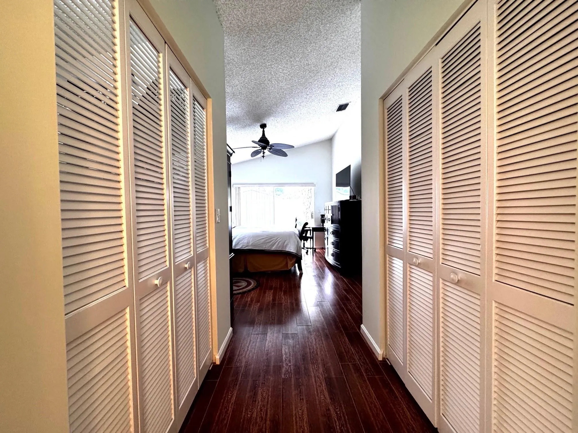 1063 Fairfax Cir