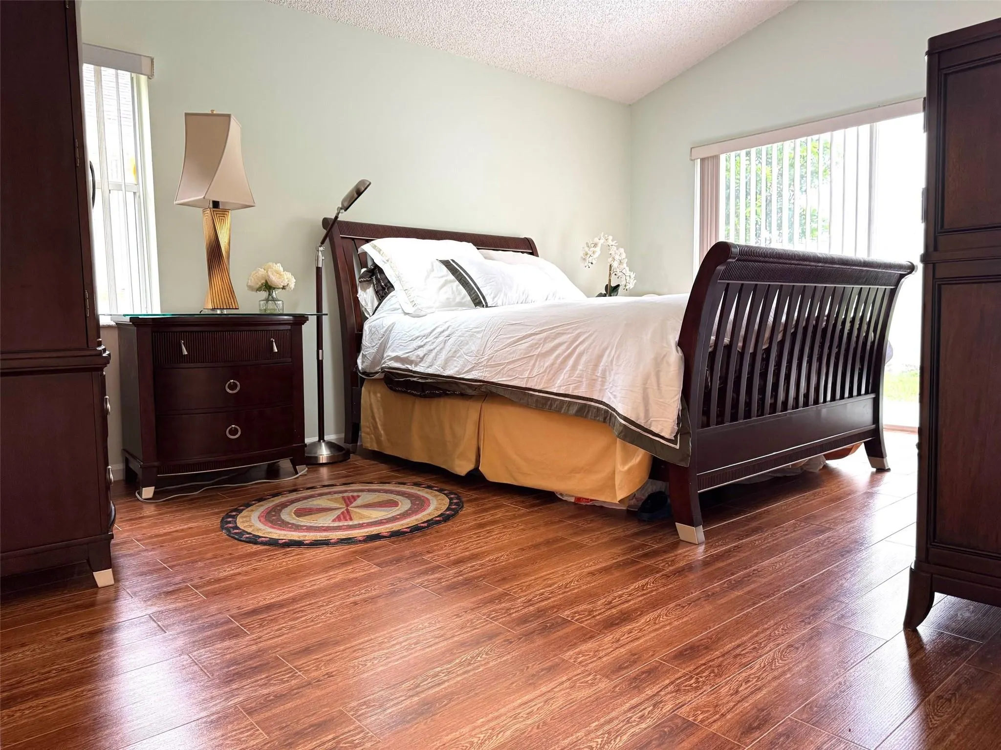 1063 Fairfax Cir