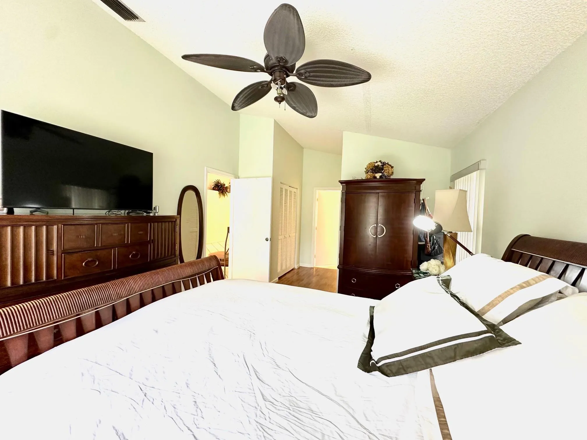1063 Fairfax Cir