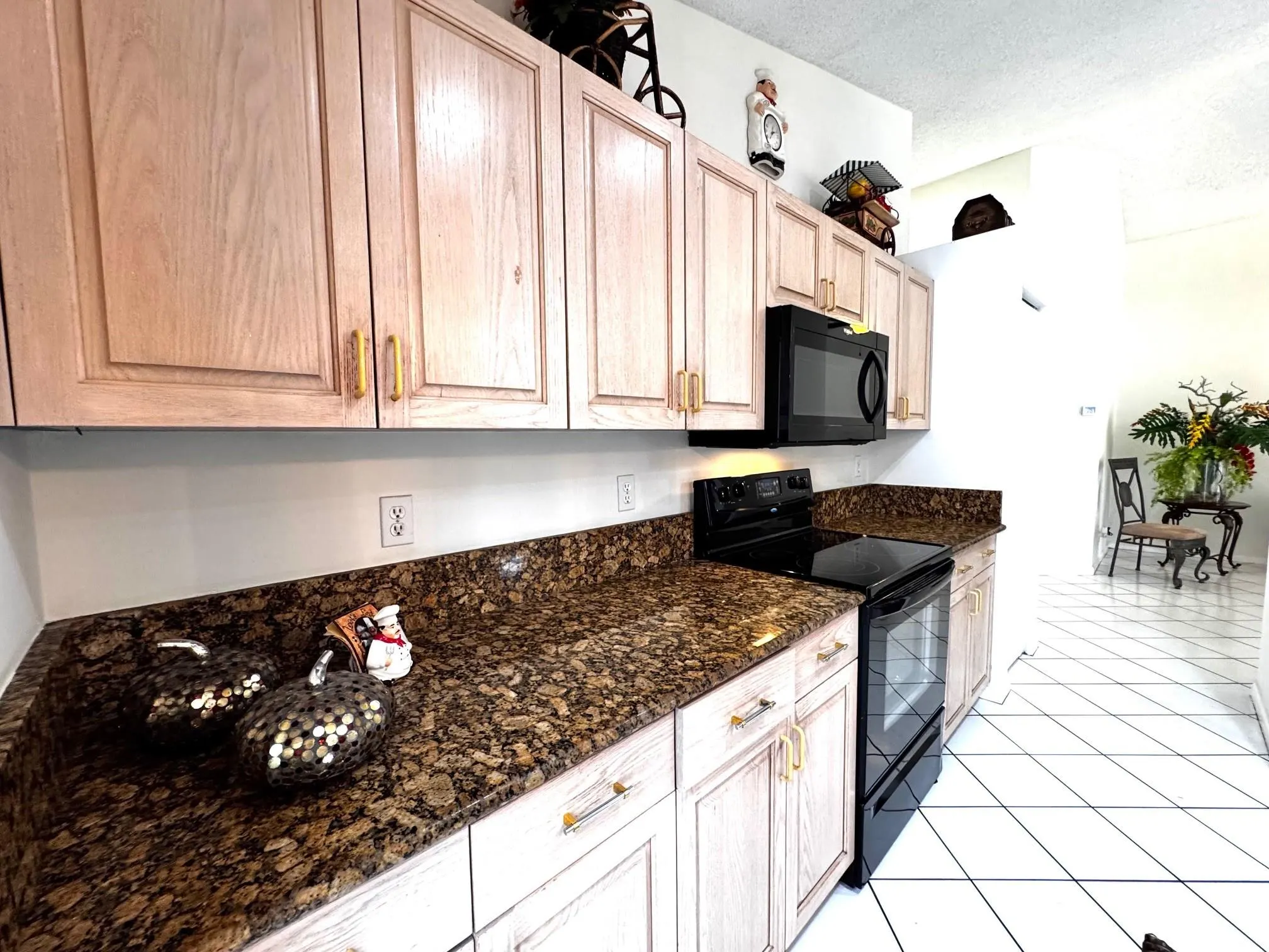 1063 Fairfax Cir