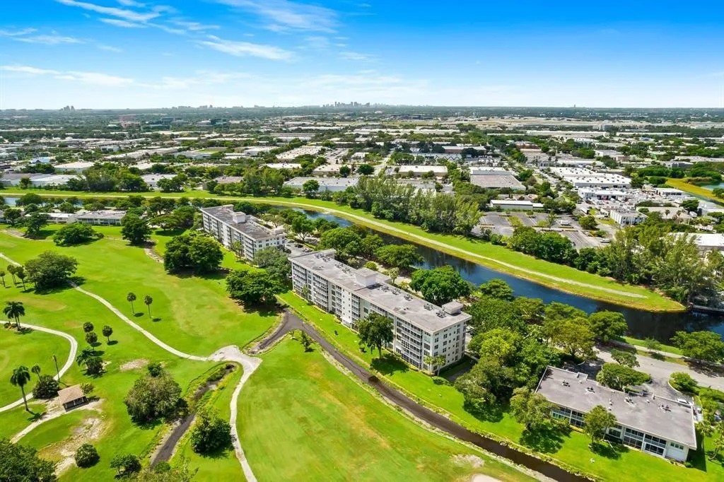 2901 S Palm Aire Dr, #502