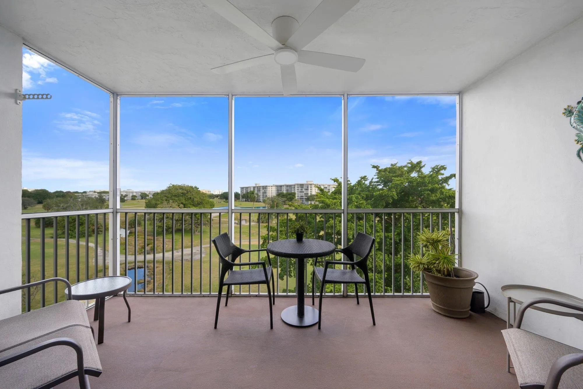 2901 S Palm Aire Dr, #502