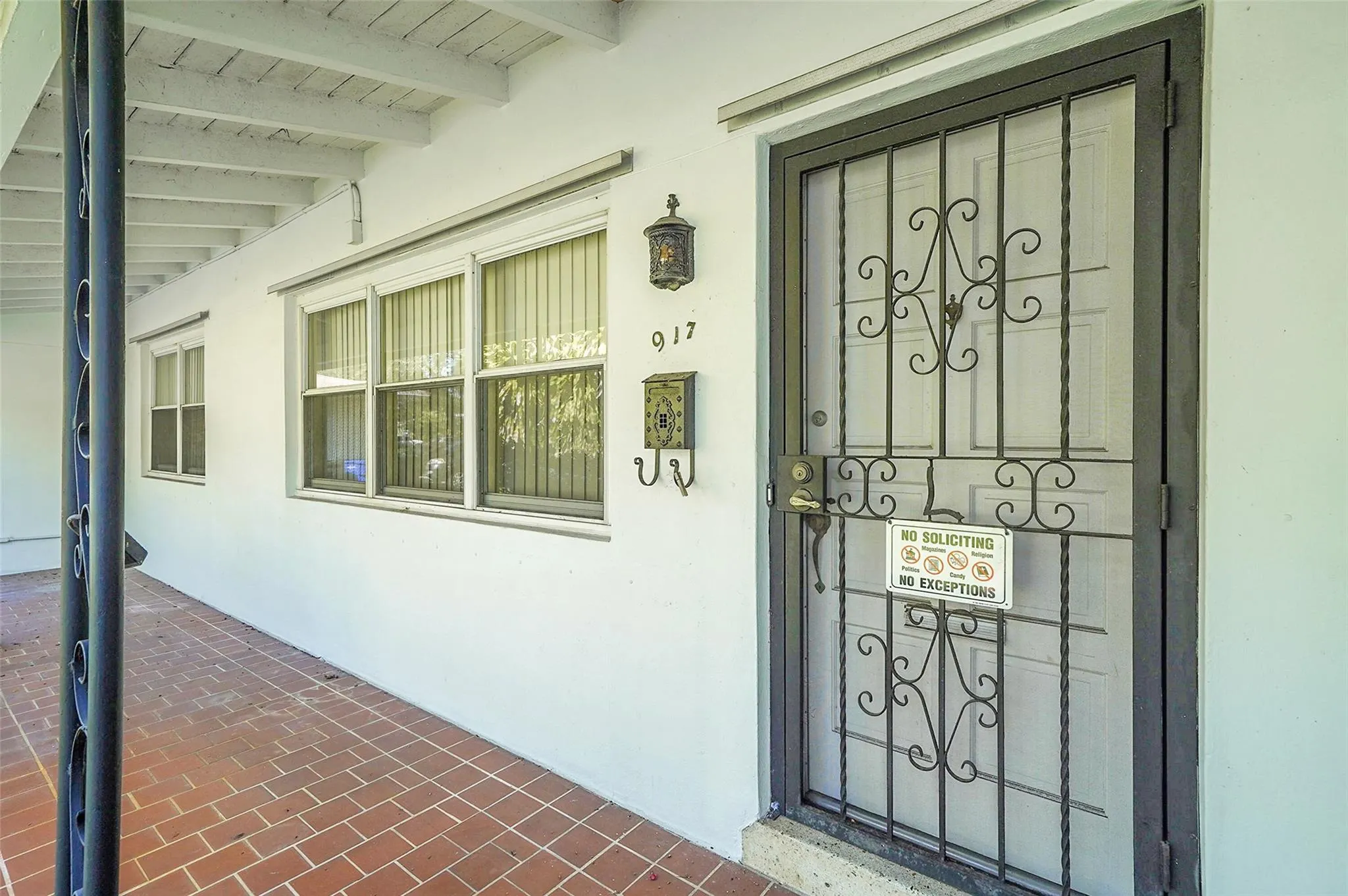 917 N 17th Ave