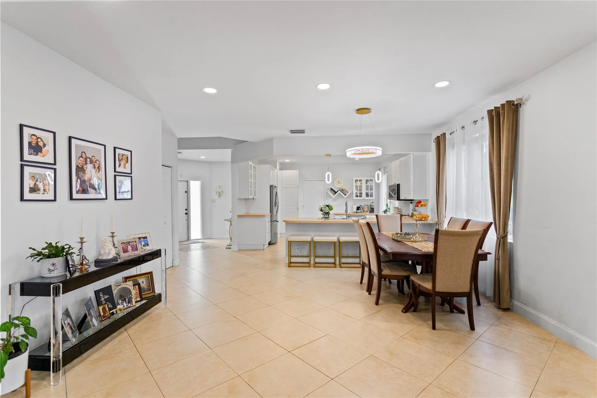 10201 Via Hibiscus, #1