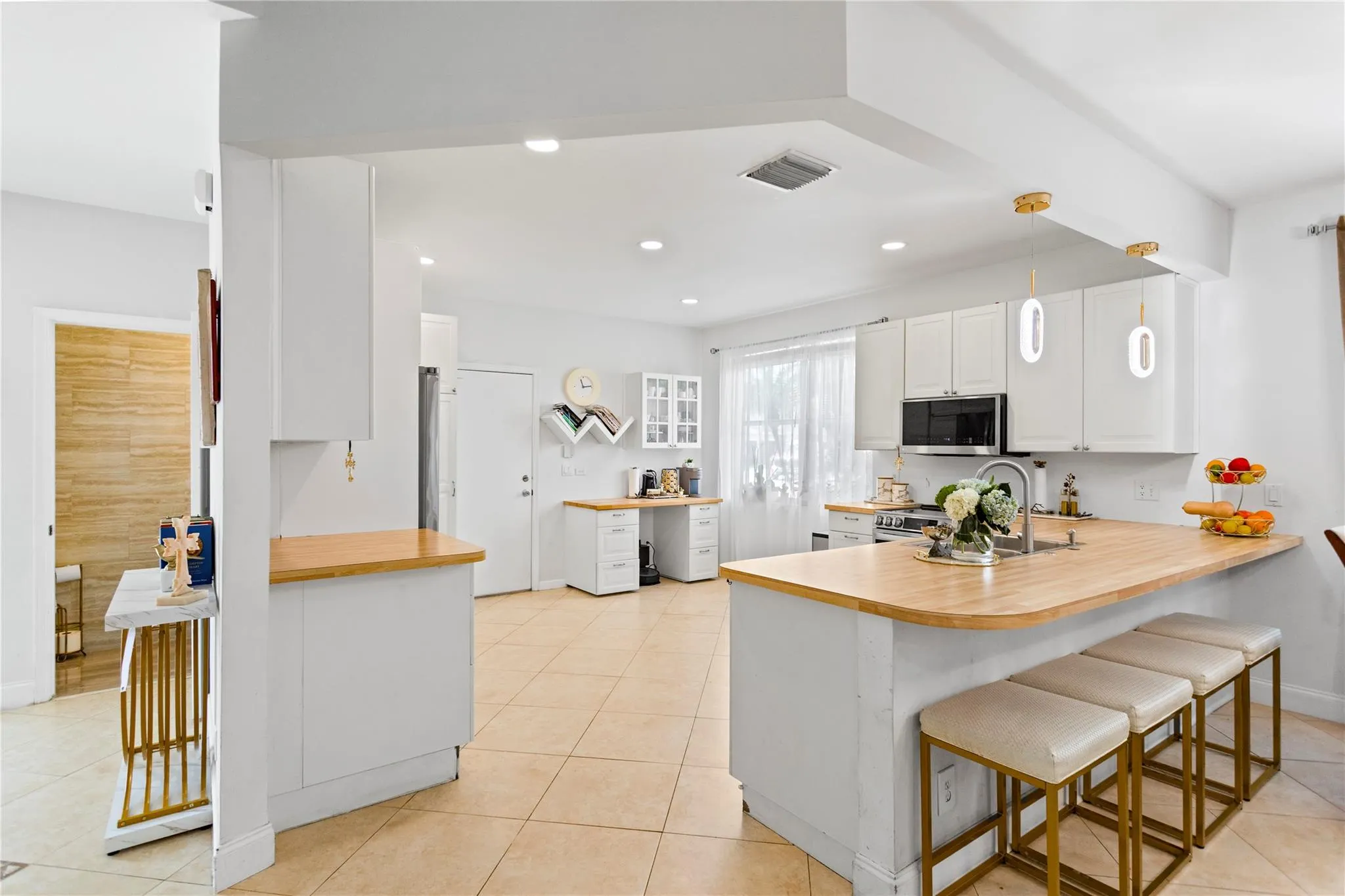 10201 Via Hibiscus, #1