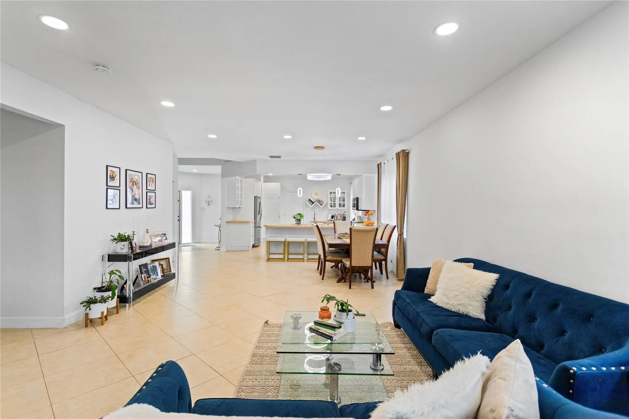 10201 Via Hibiscus, #1