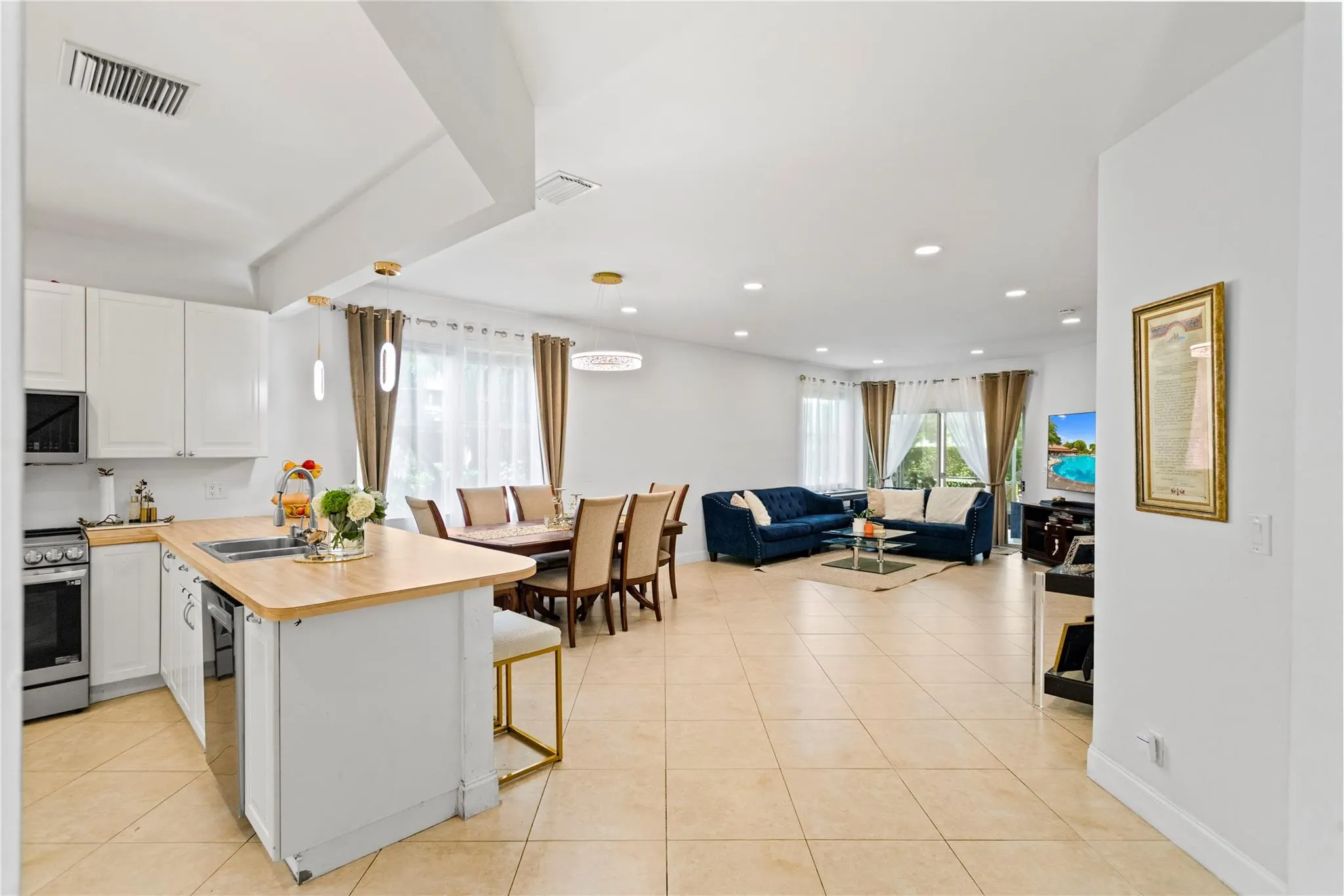 10201 Via Hibiscus, #1