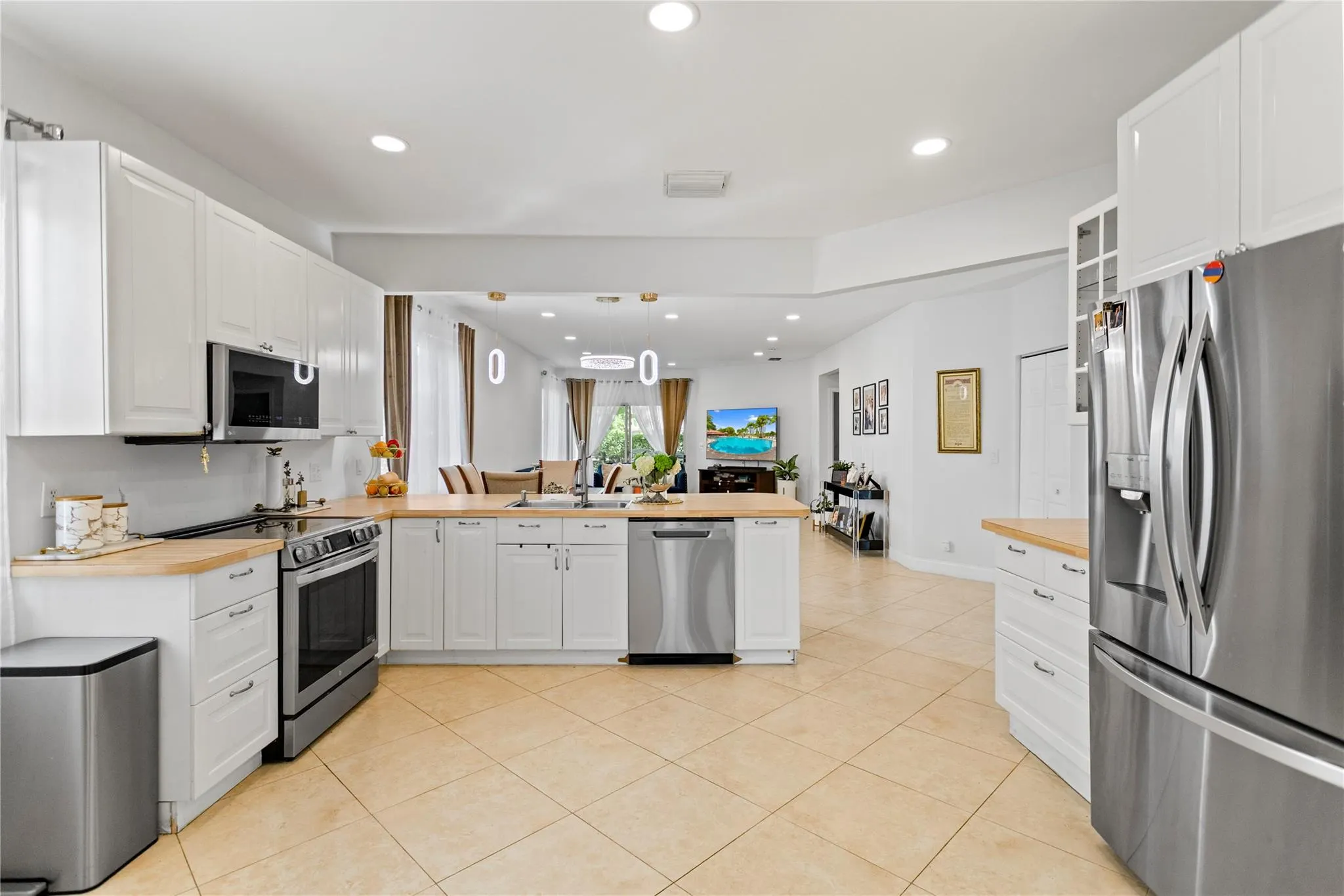 10201 Via Hibiscus, #1