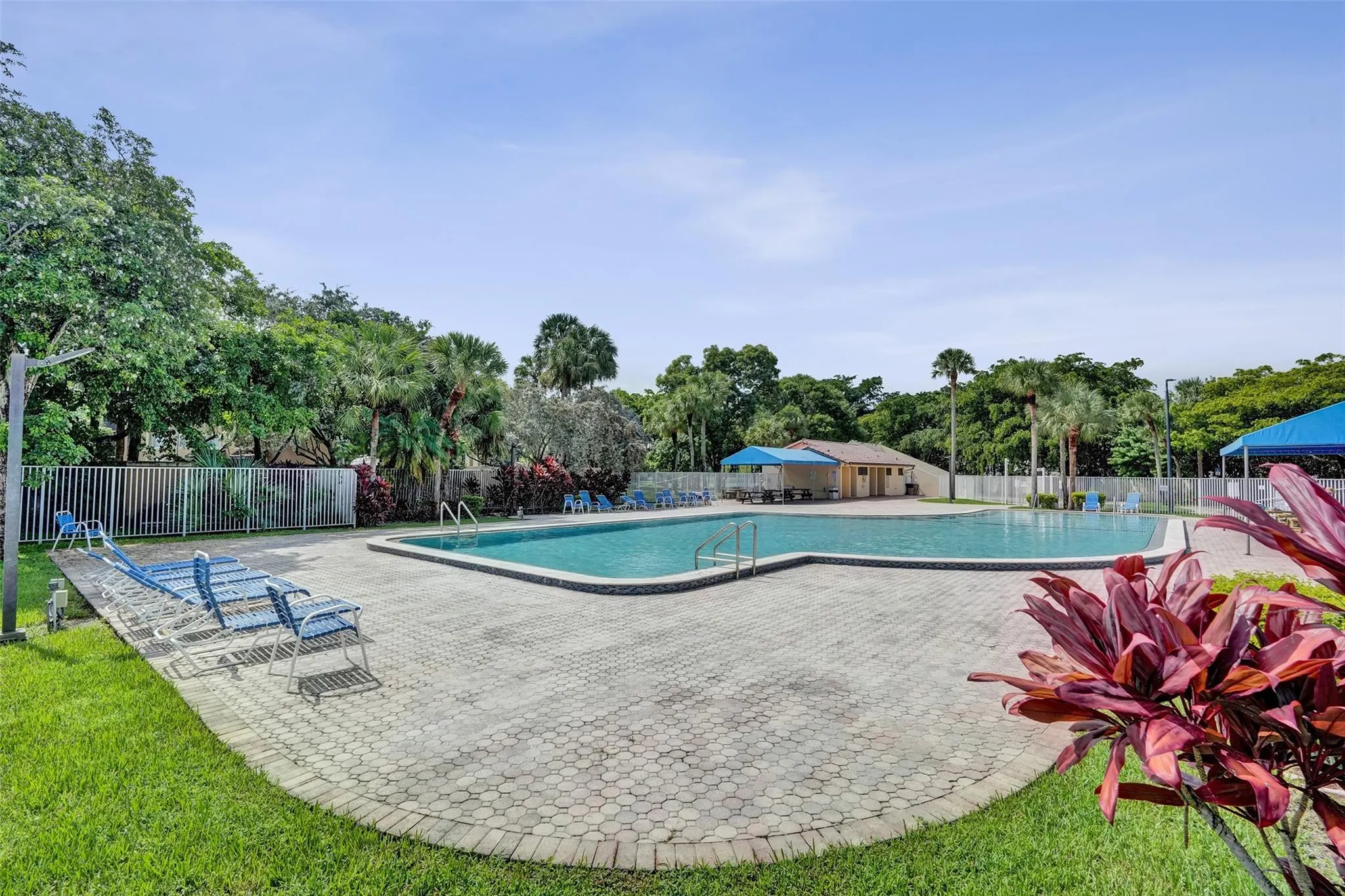 4739 NW 3rd Ct